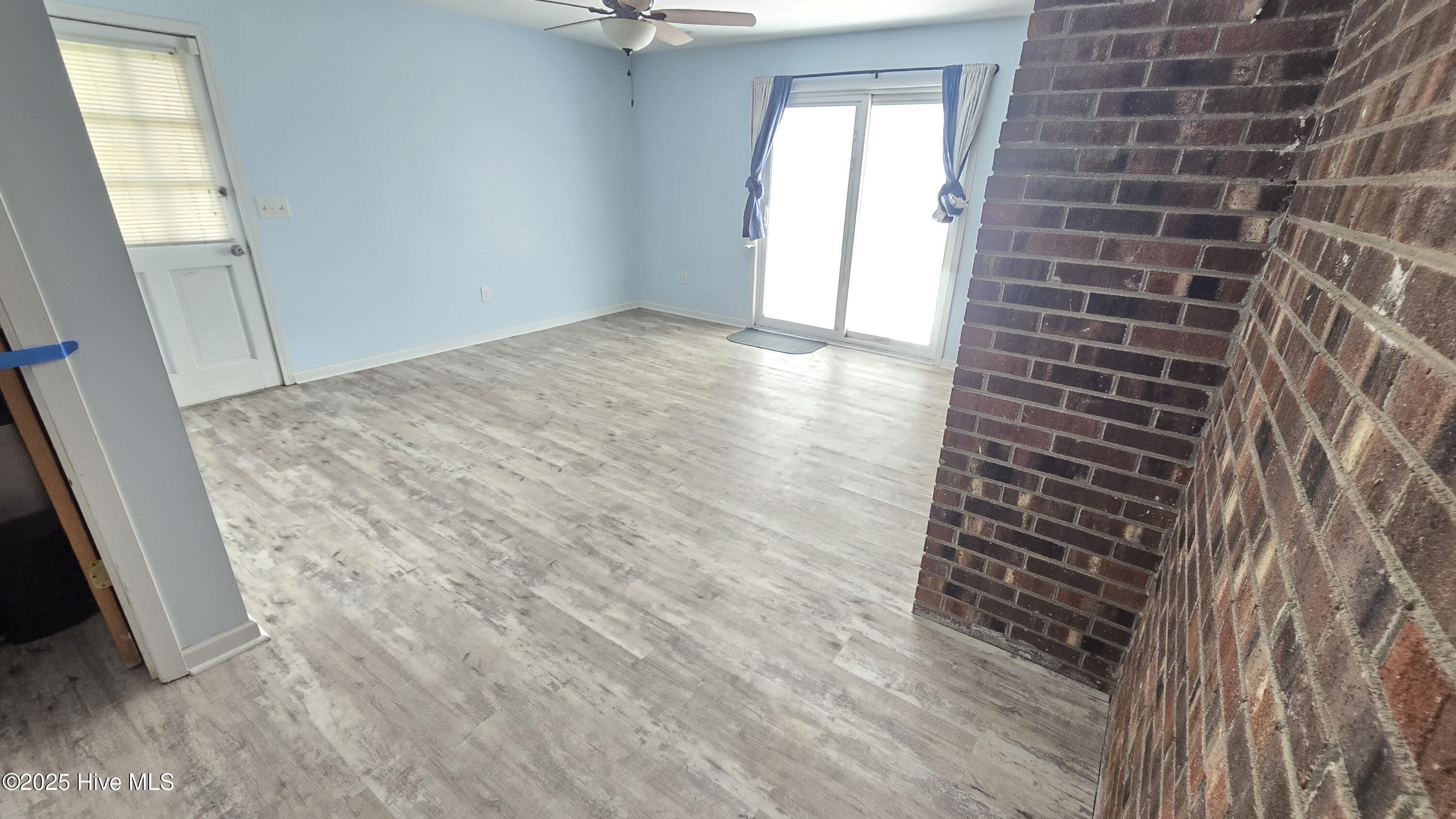 100499907 | Photo 12