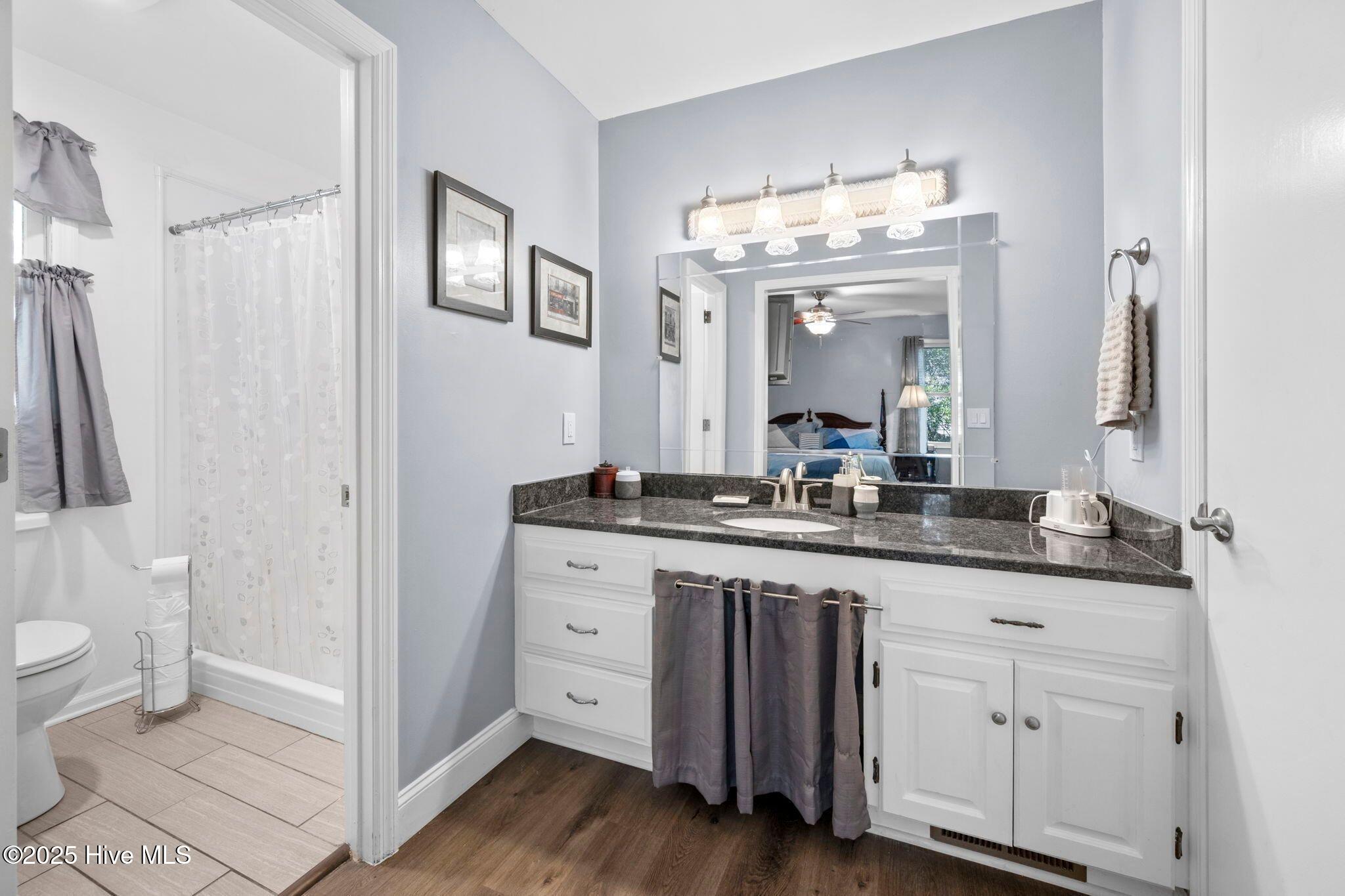 100563455 | Photo 16