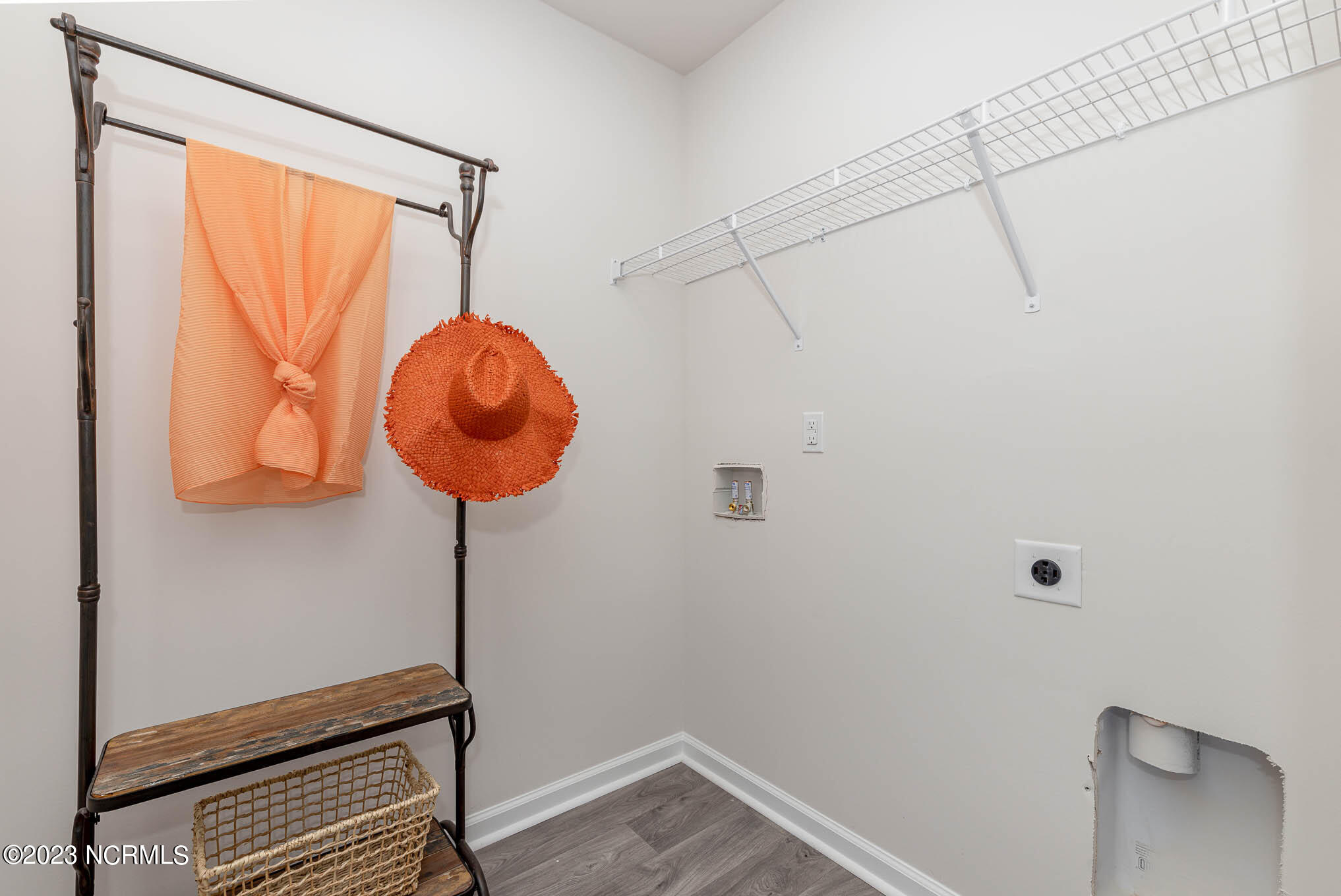 100529753 | Photo 26