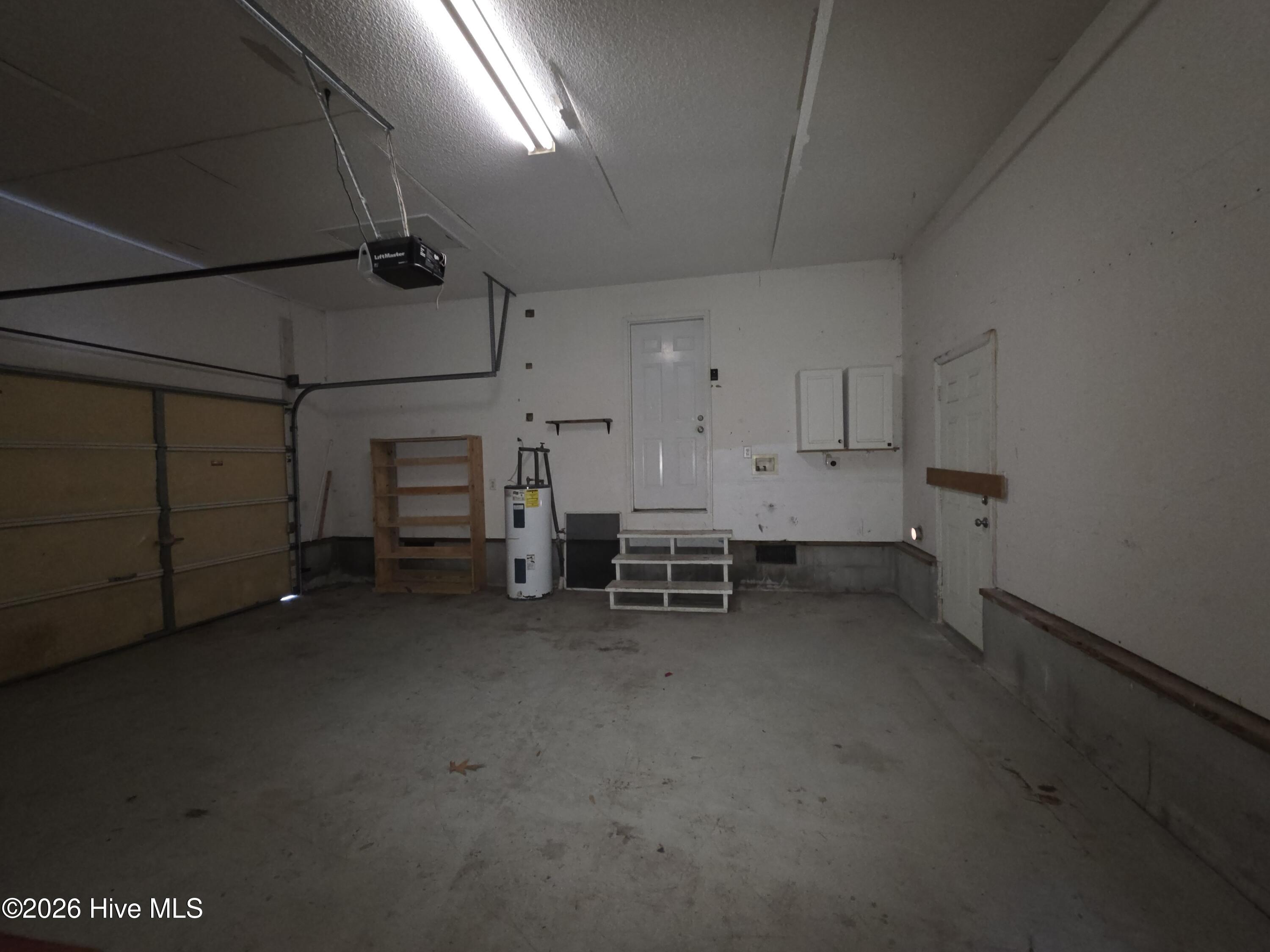 100556255 | Photo 32