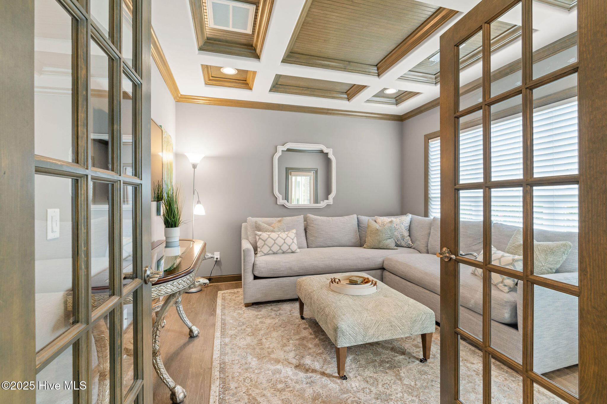 100517606 | Photo 37