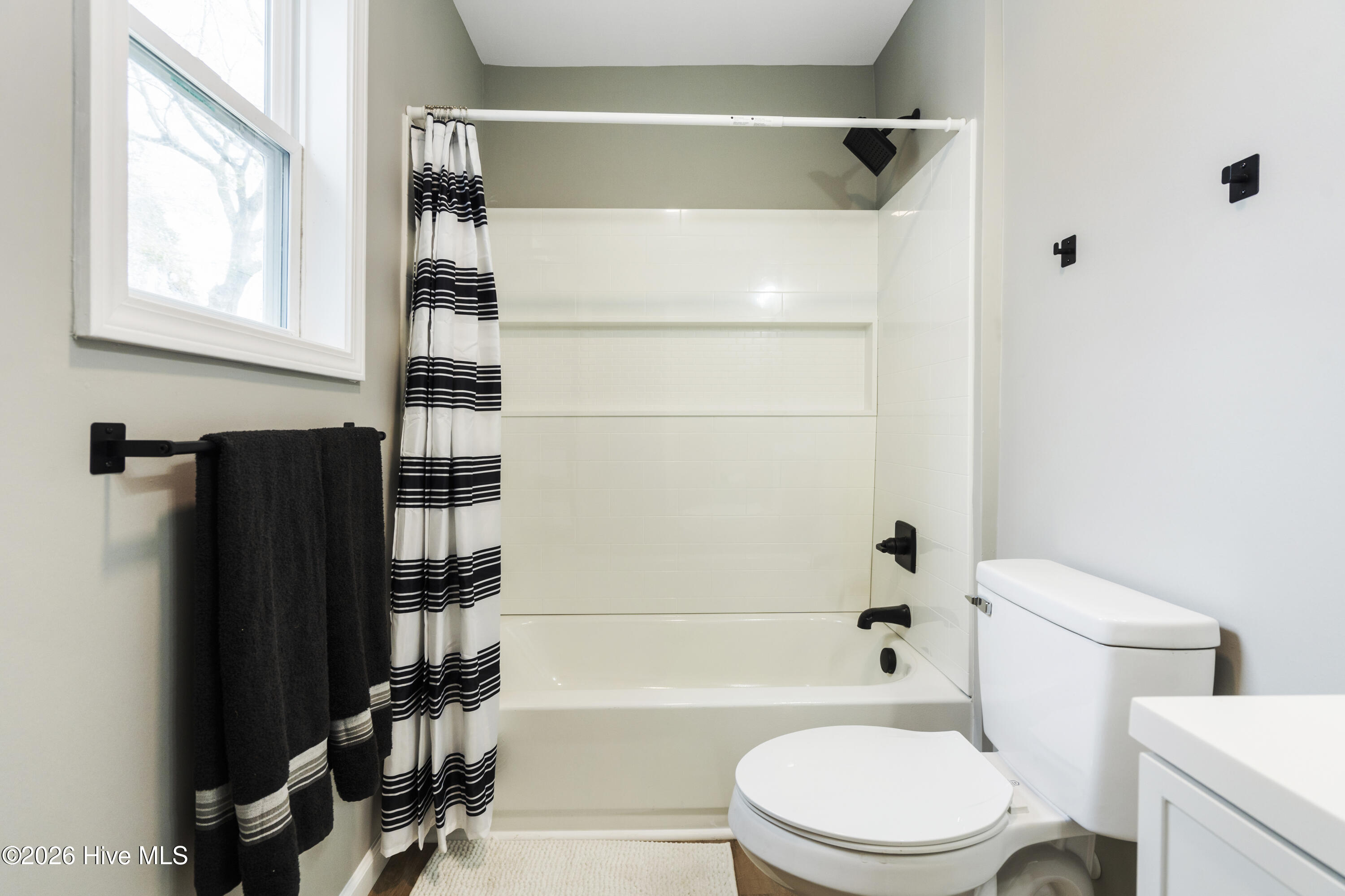 100556703 | Photo 34