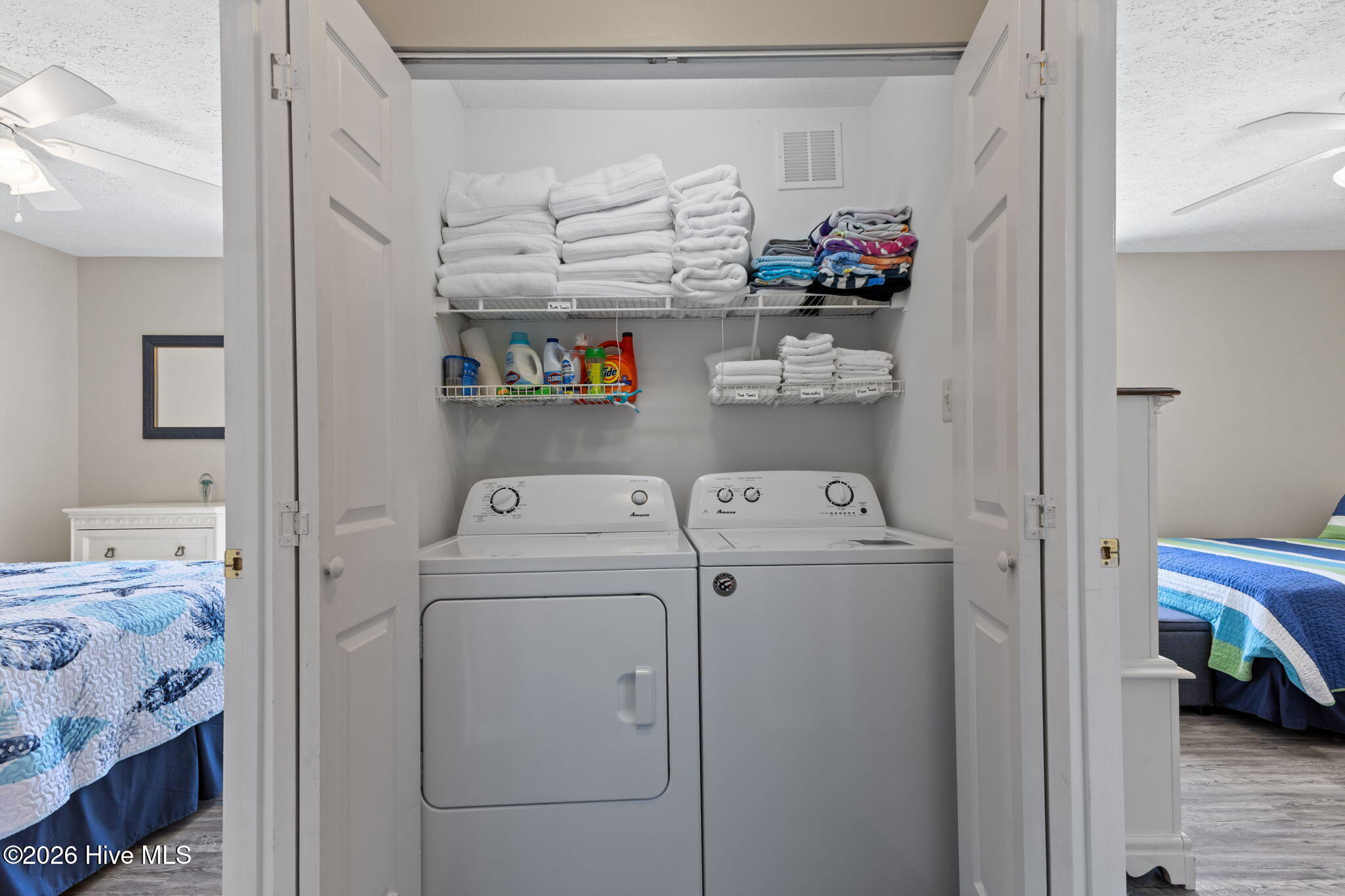 100560705 | Photo 14