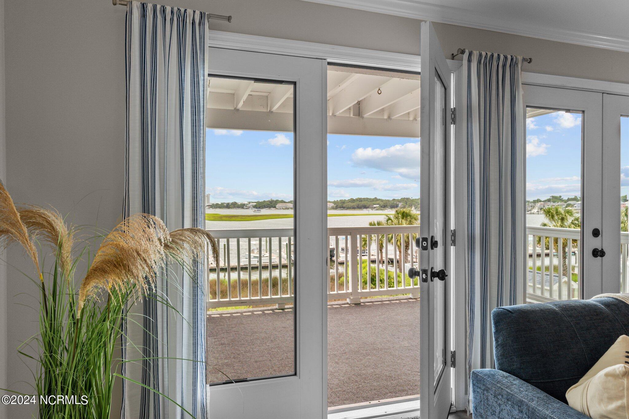 111 Florida Avenue UNIT Apt 10, Carolina Beach, NC, 28428