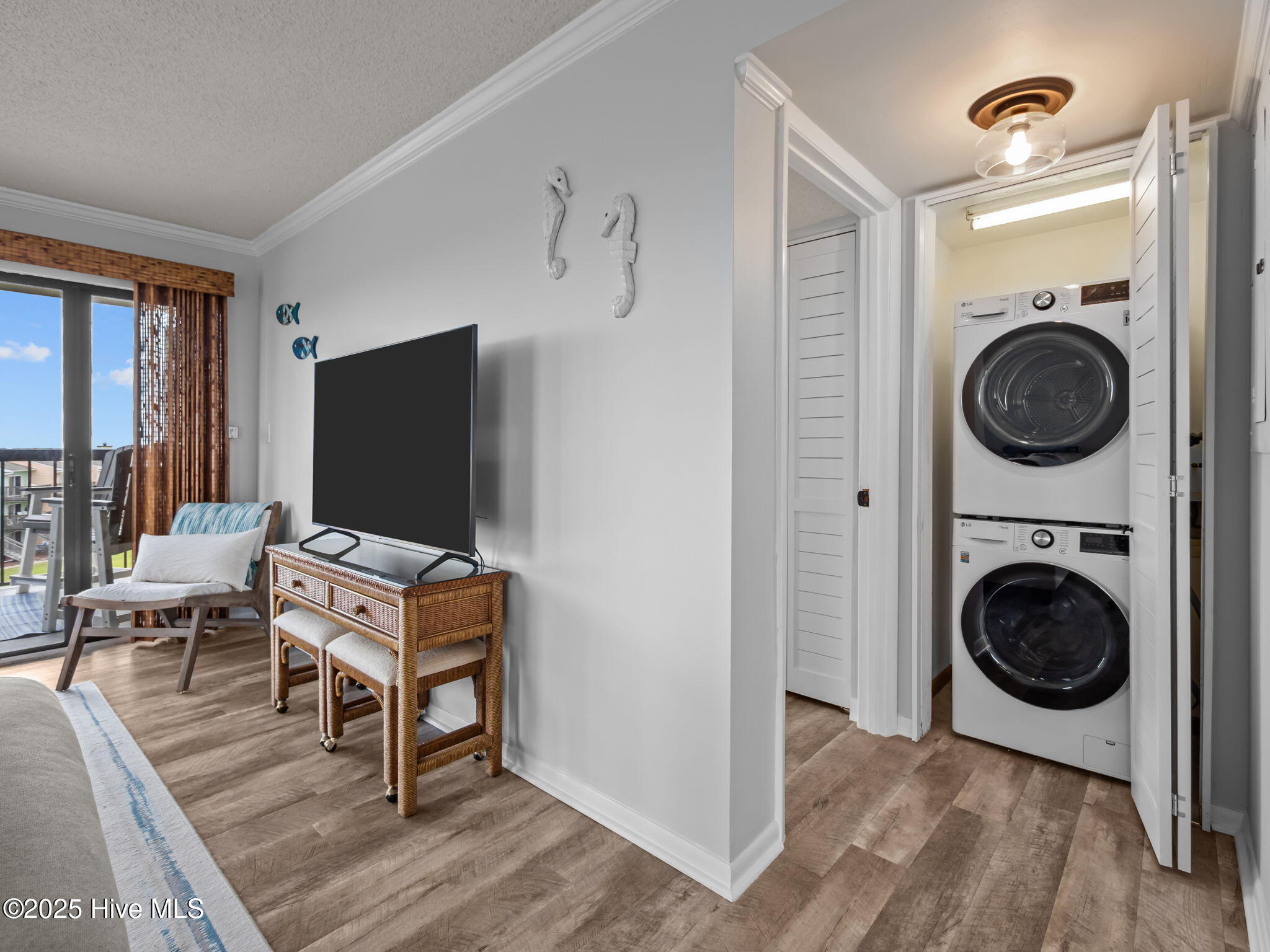 100520425 | Photo 13