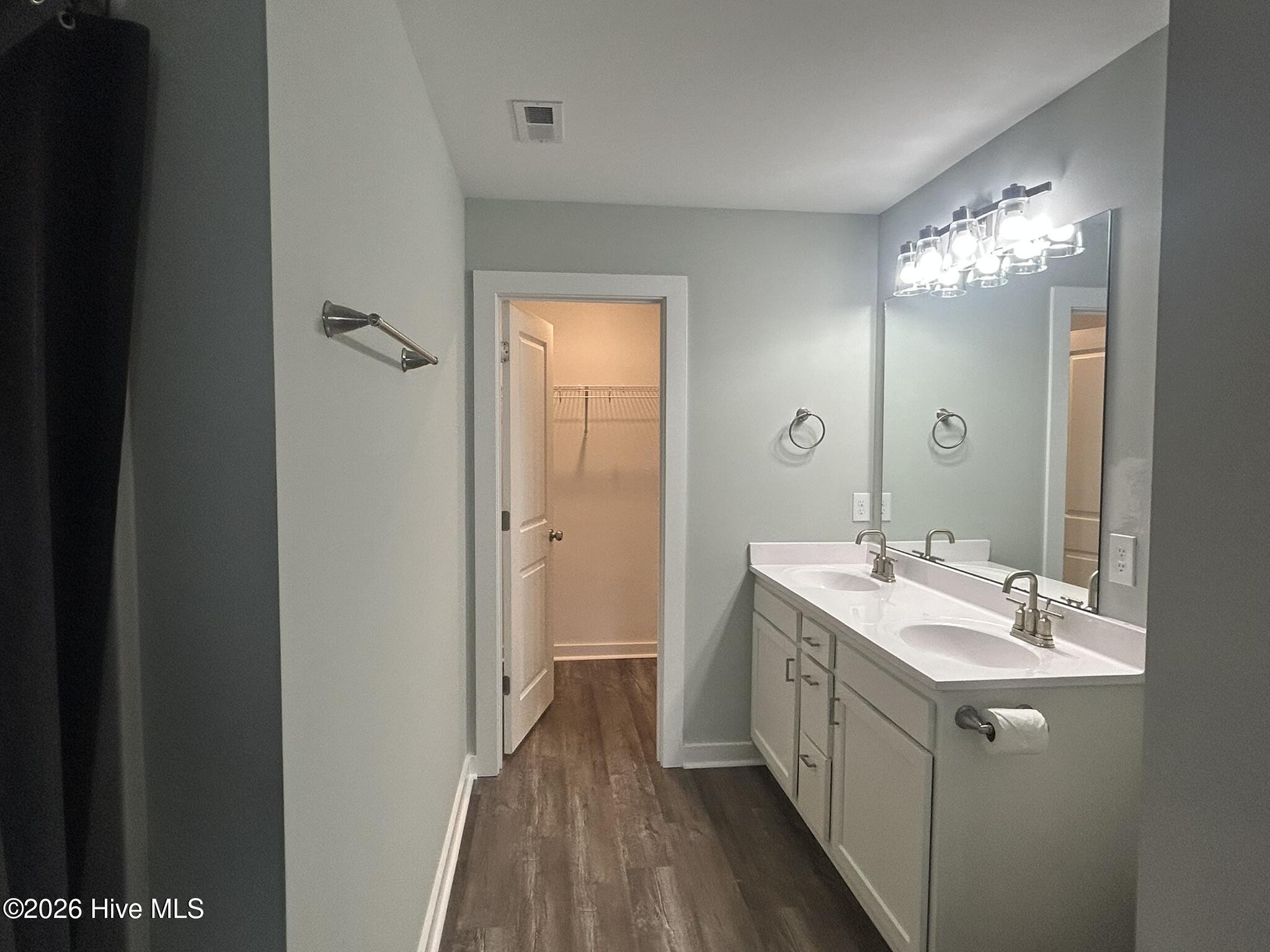 100560015 | Photo 14