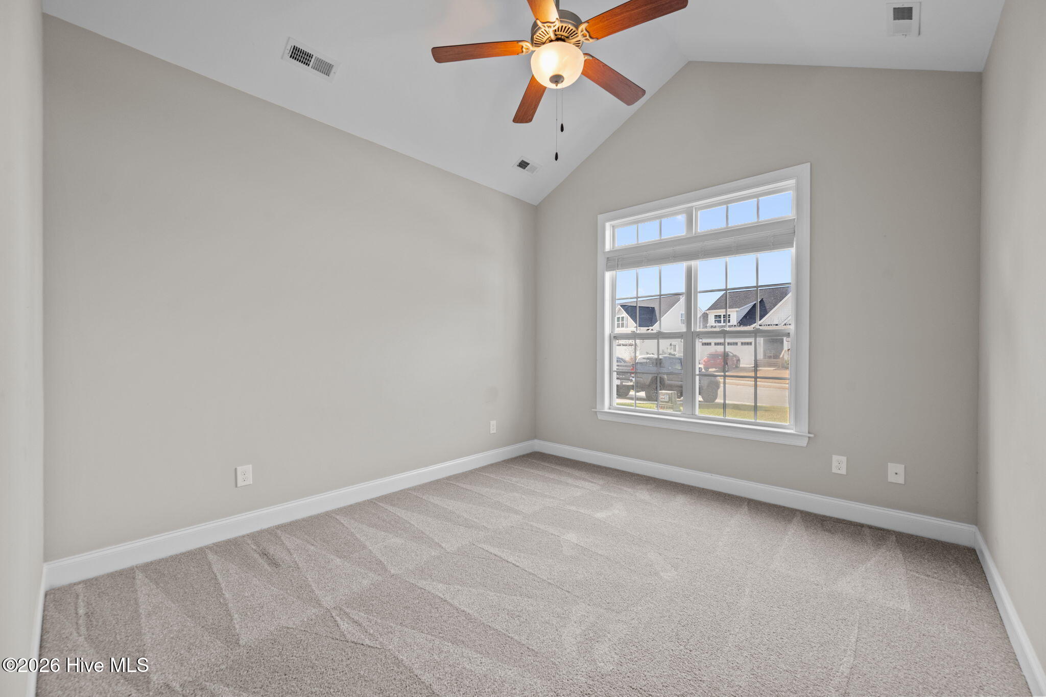 100557618 | Photo 40