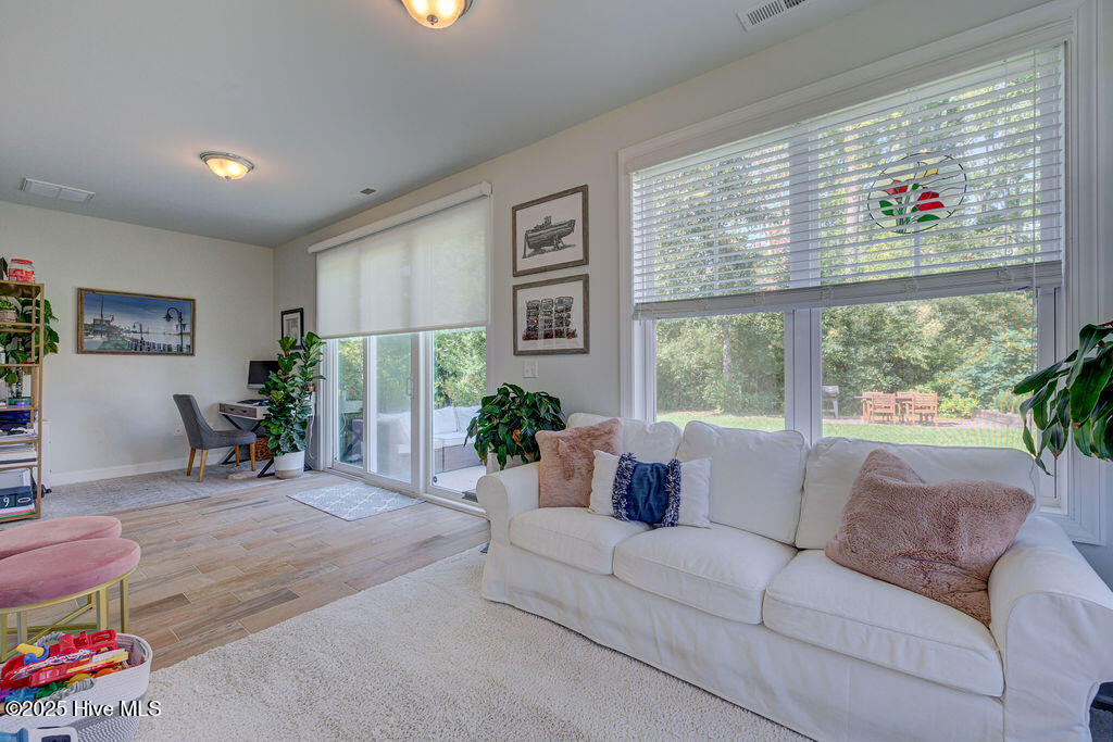 100529345 | Photo 20