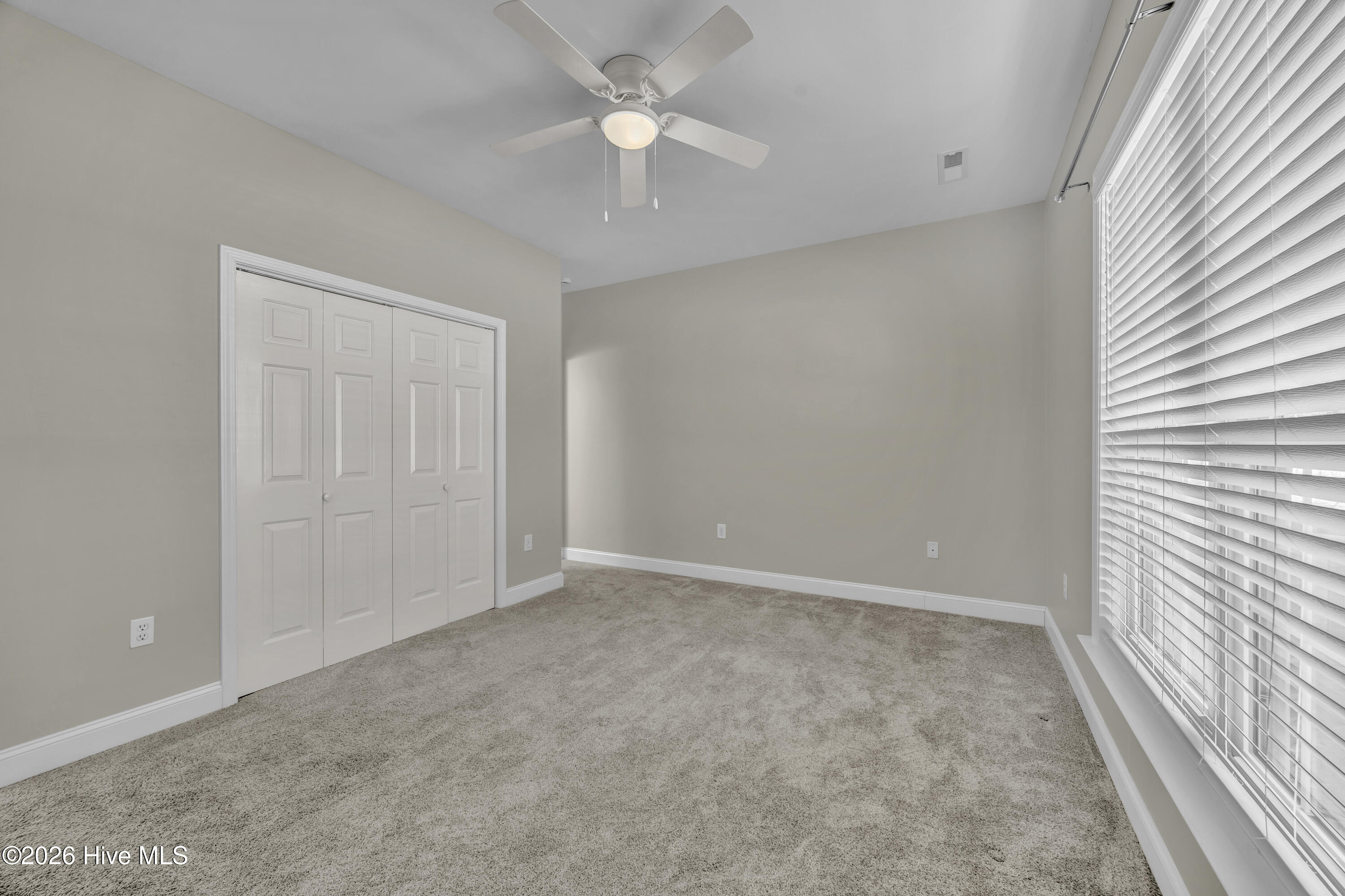 100548075 | Photo 18