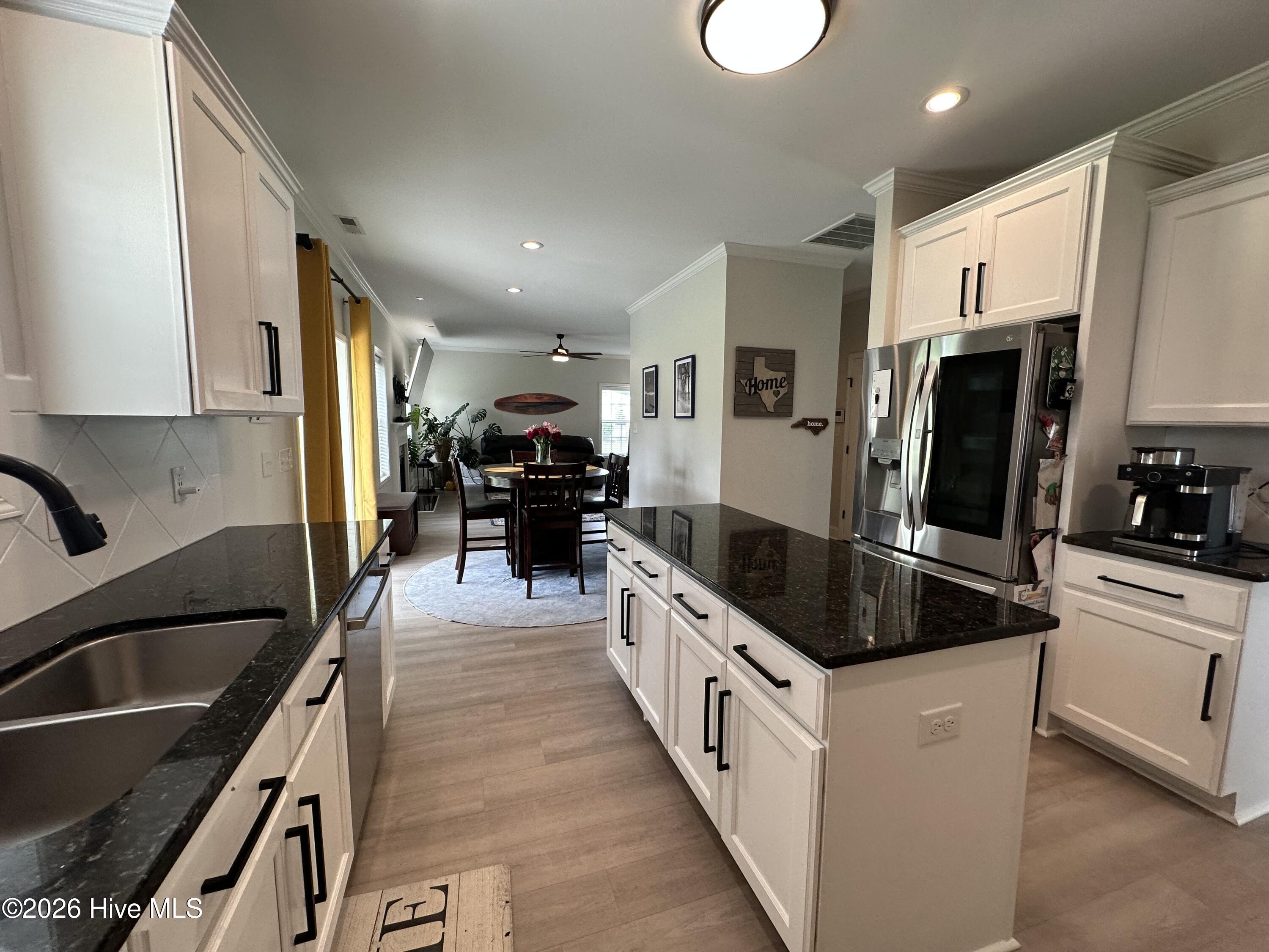 100563138 | Photo 57