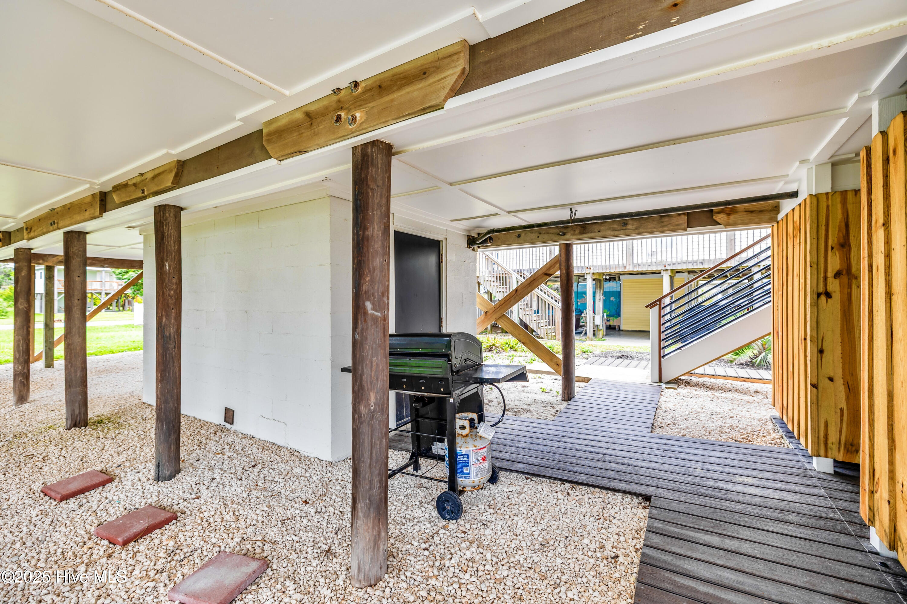 100550005 | Photo 33