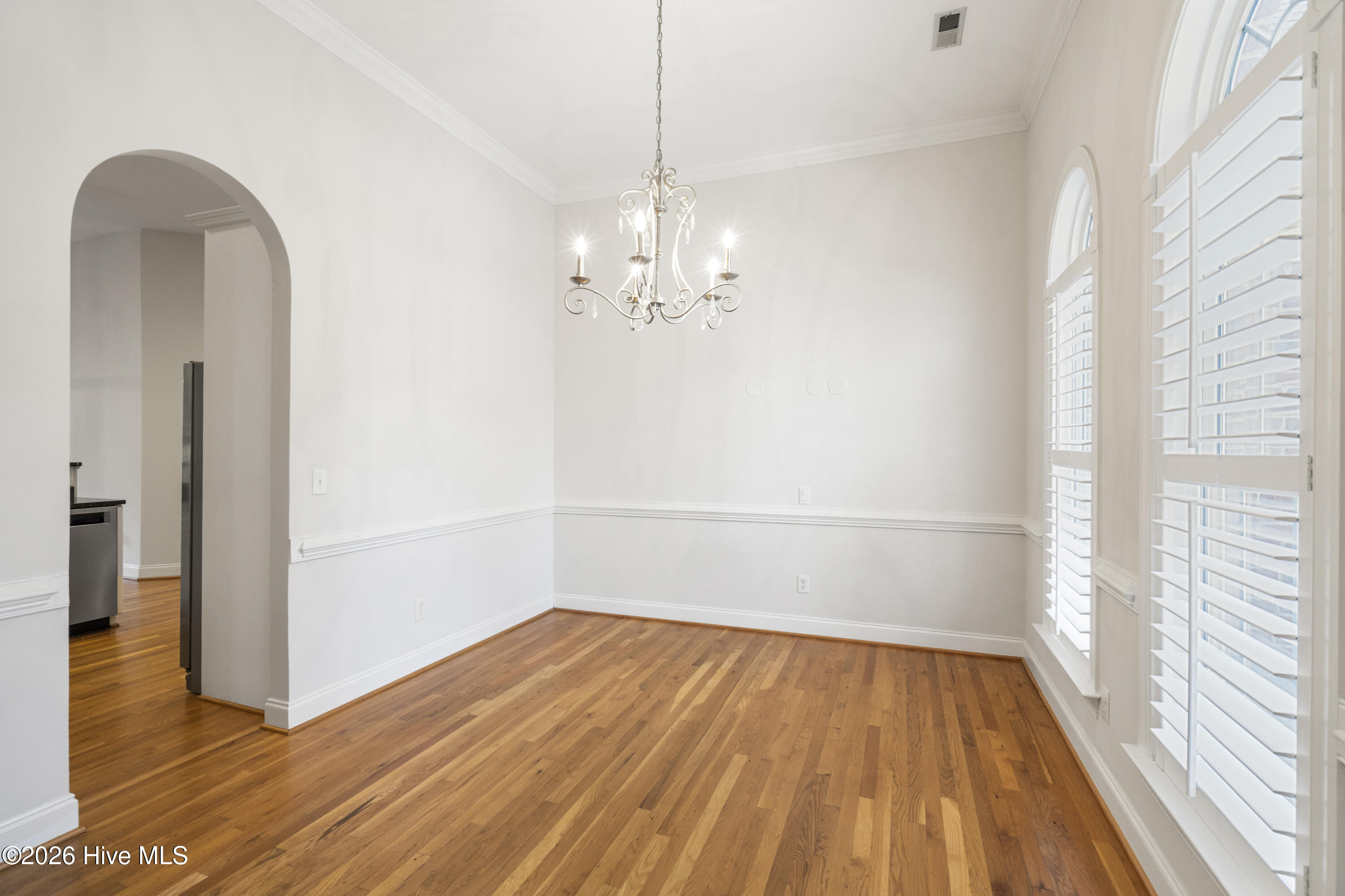 100550705 | Photo 14