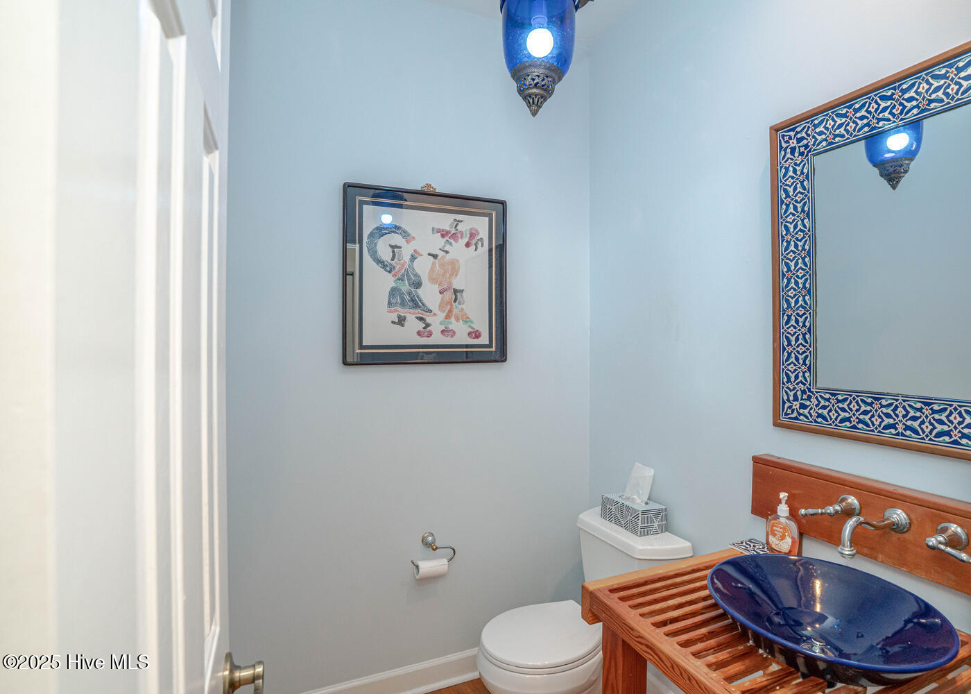 100510807 | Photo 13