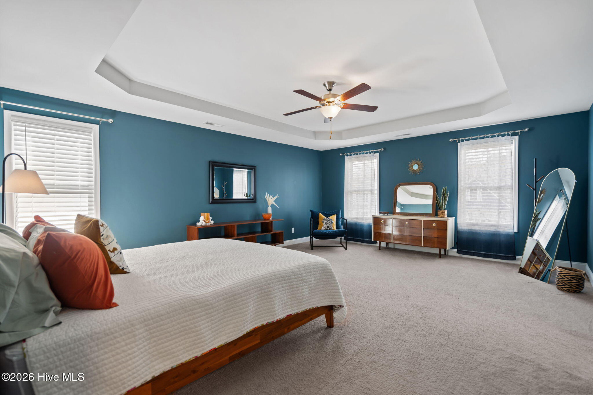 100562615 | Photo 25