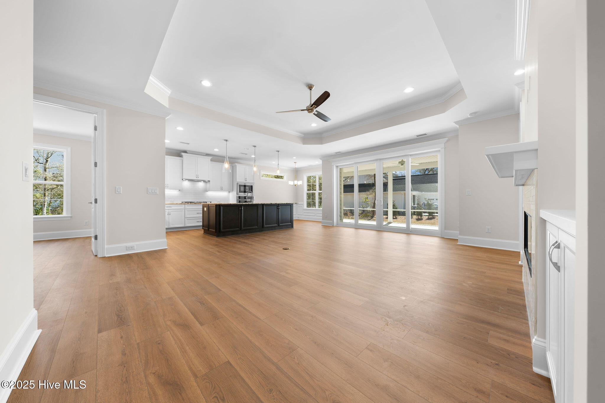 100488997 | Photo 20