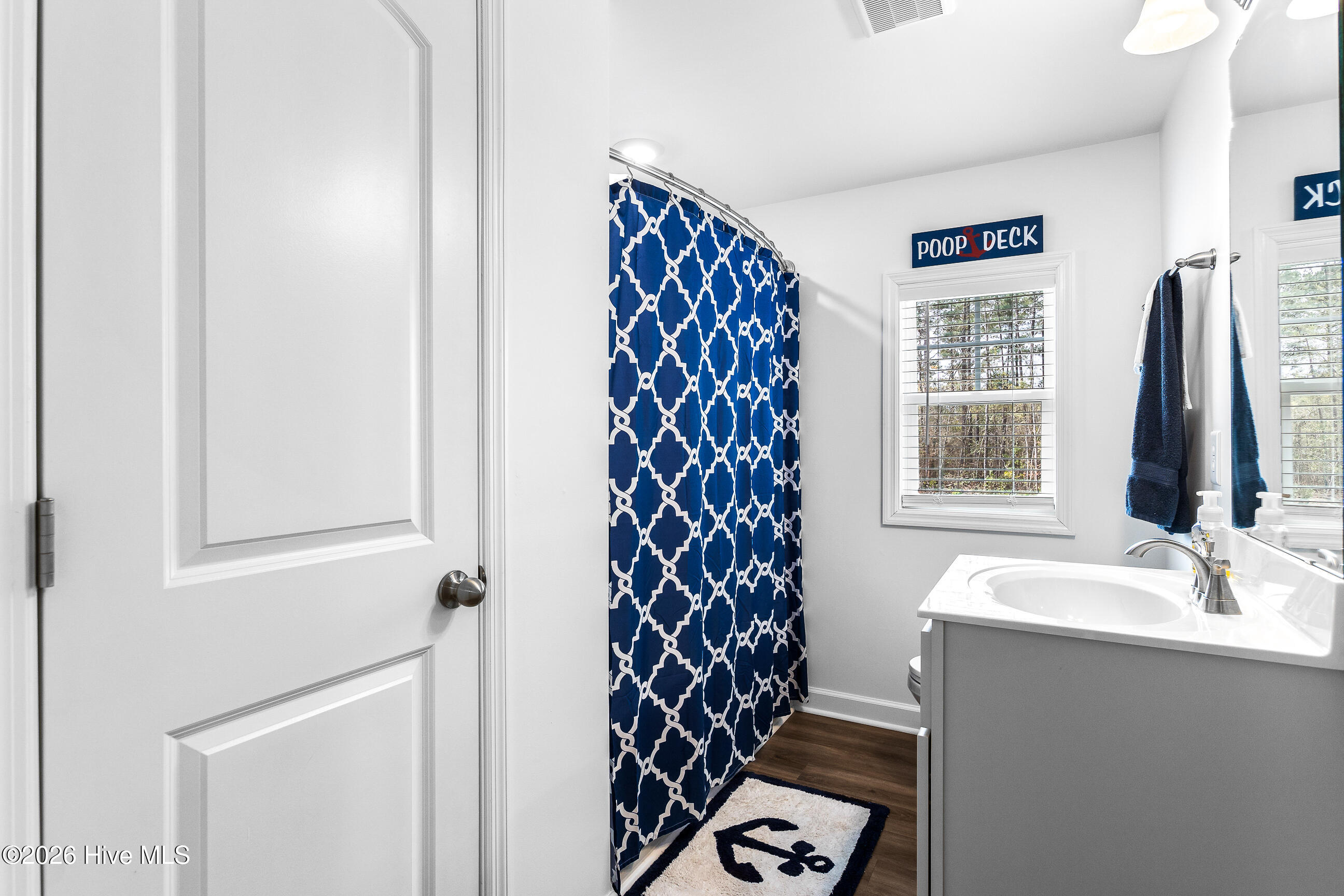 100567382 | Photo 19