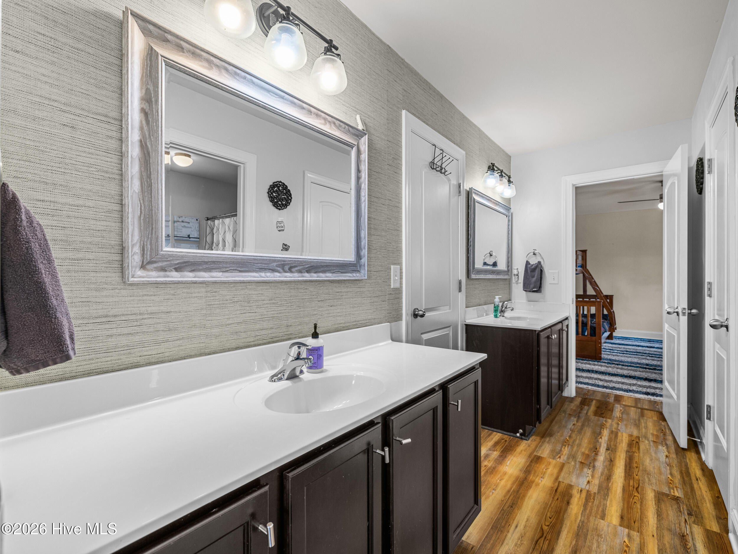 100554217 | Photo 53