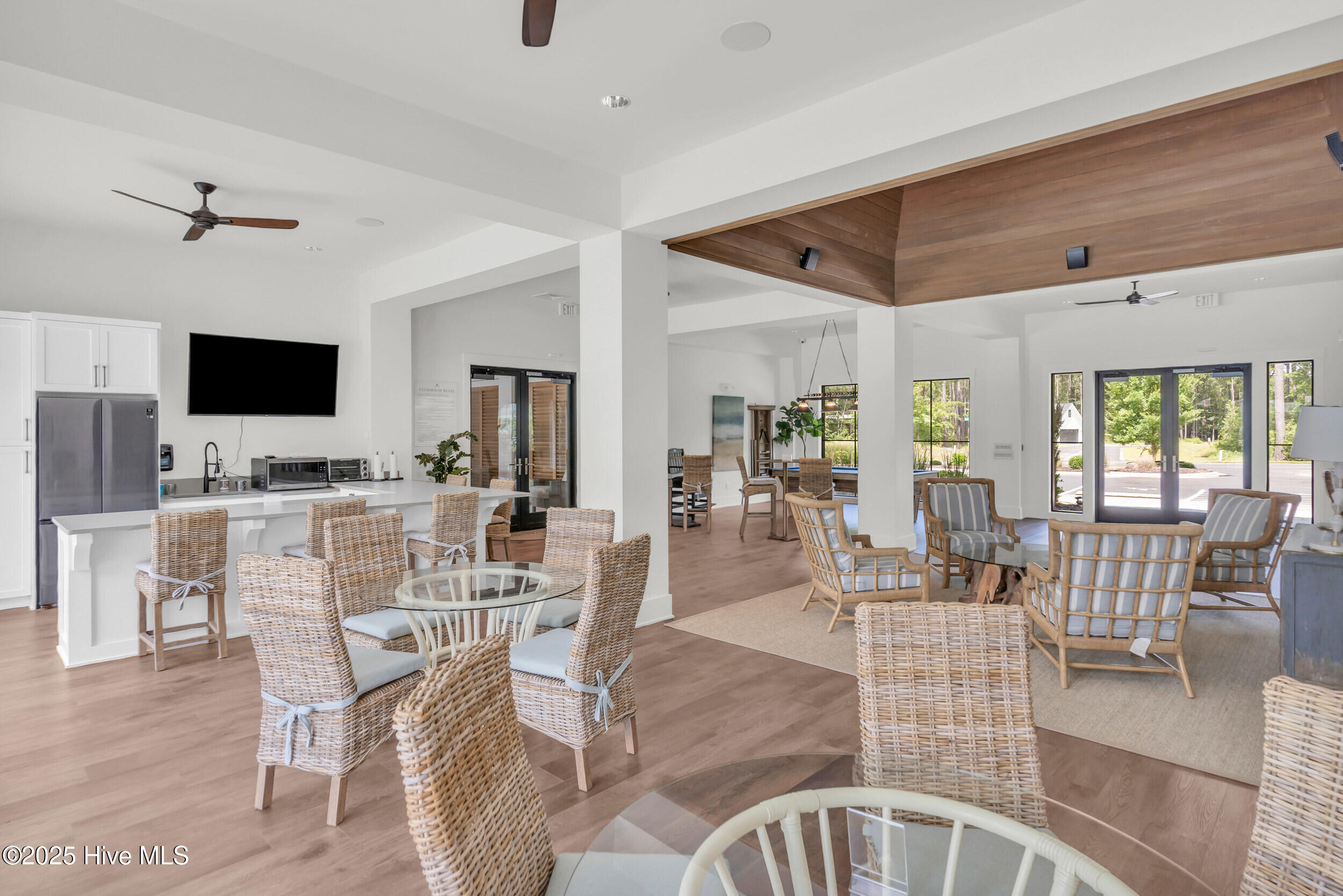 100564595 | Photo 32