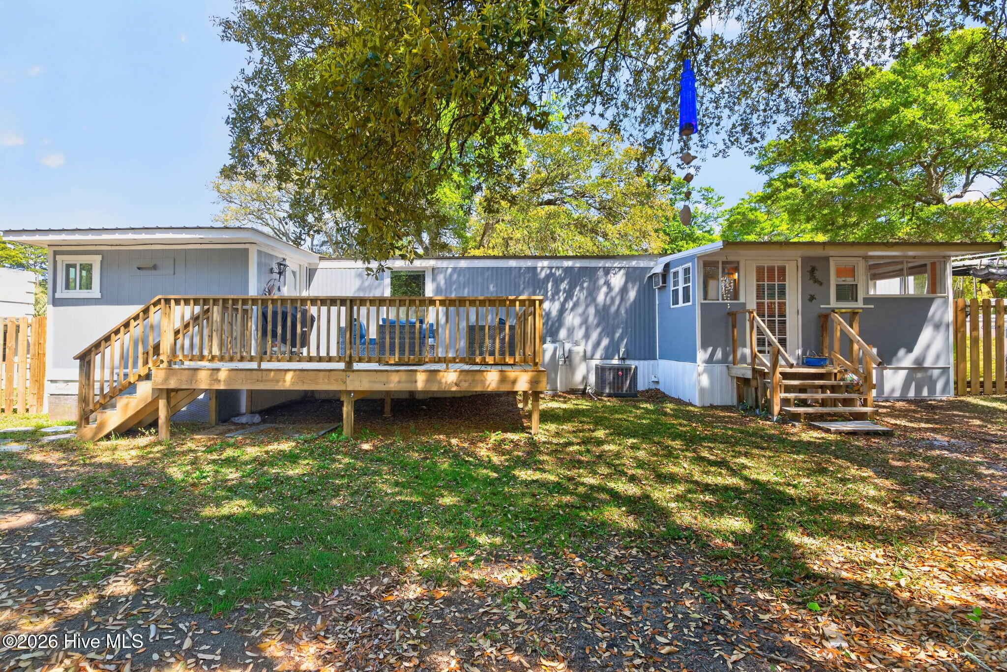 100567850 | Photo 47