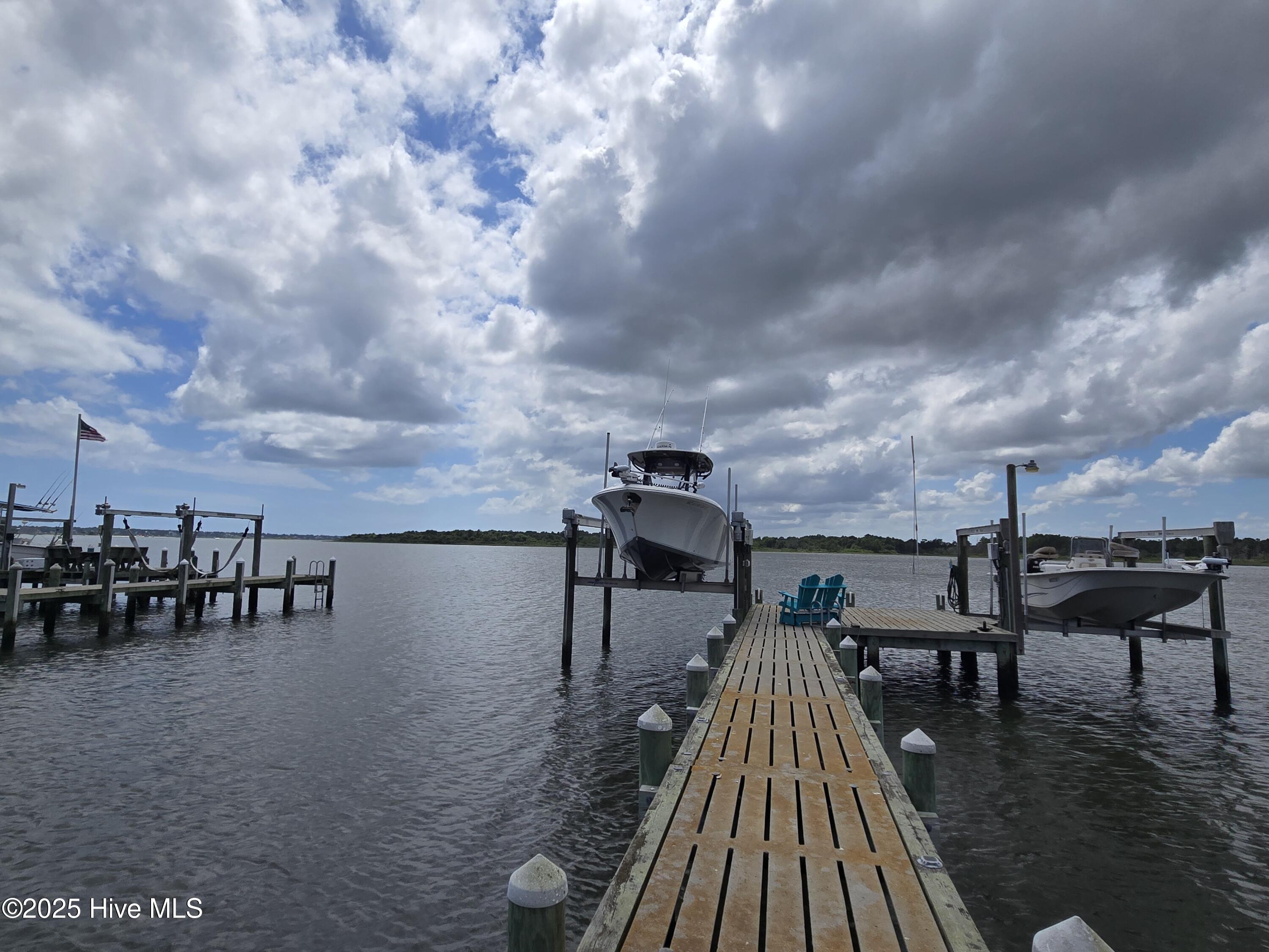 429 Live Oak Road,Newport