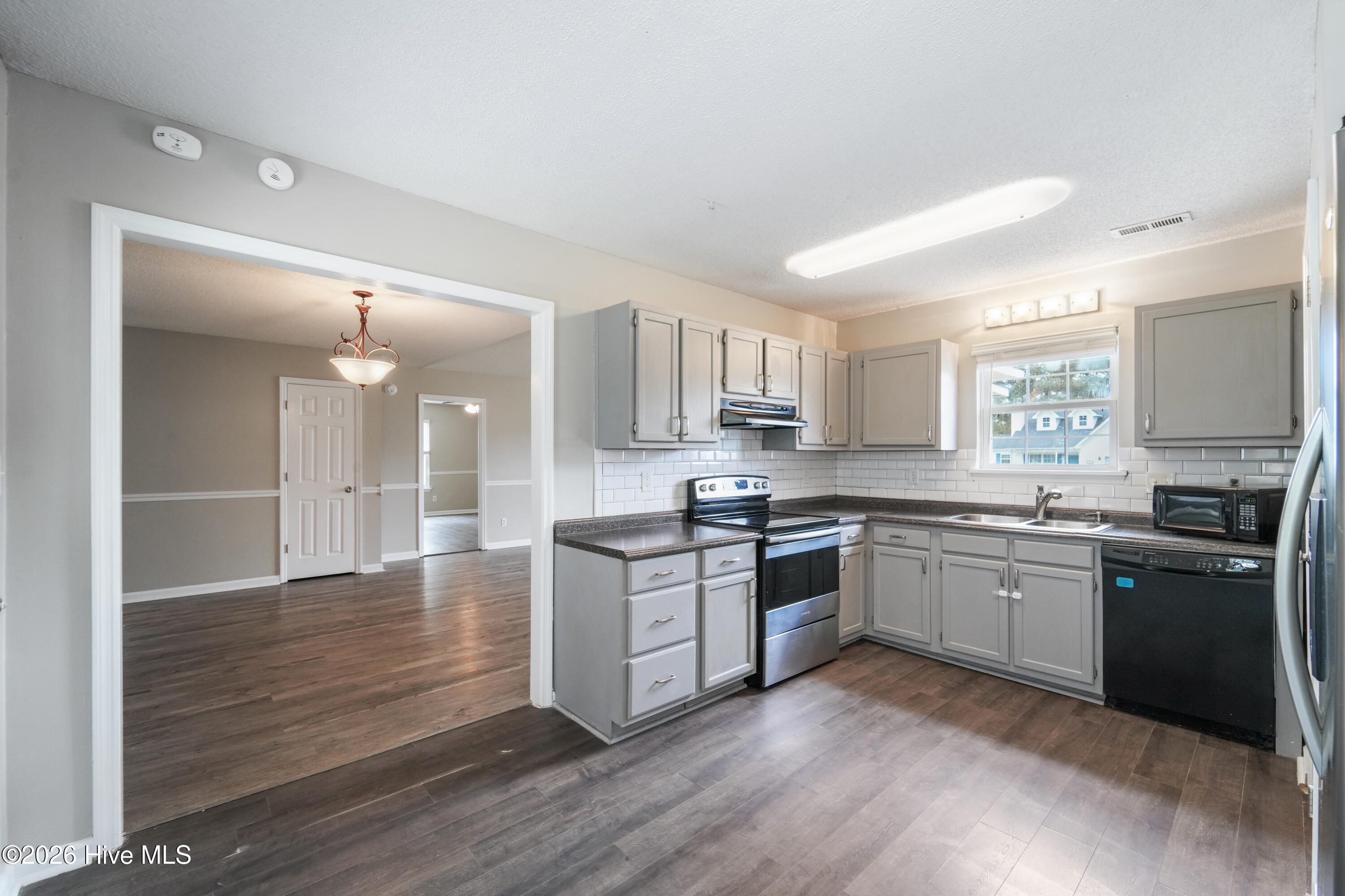 100561681 | Photo 42