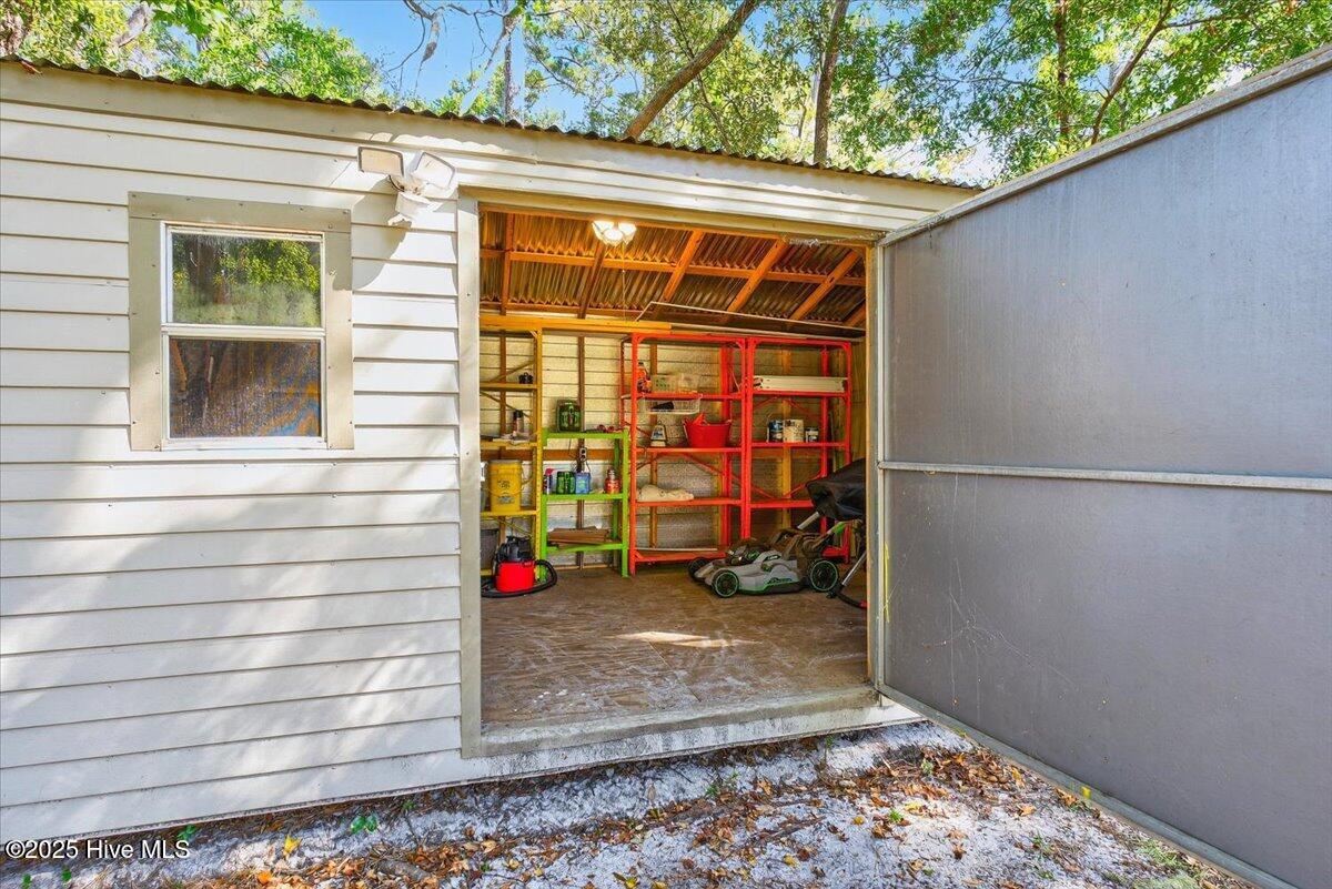 100532606 | Photo 32