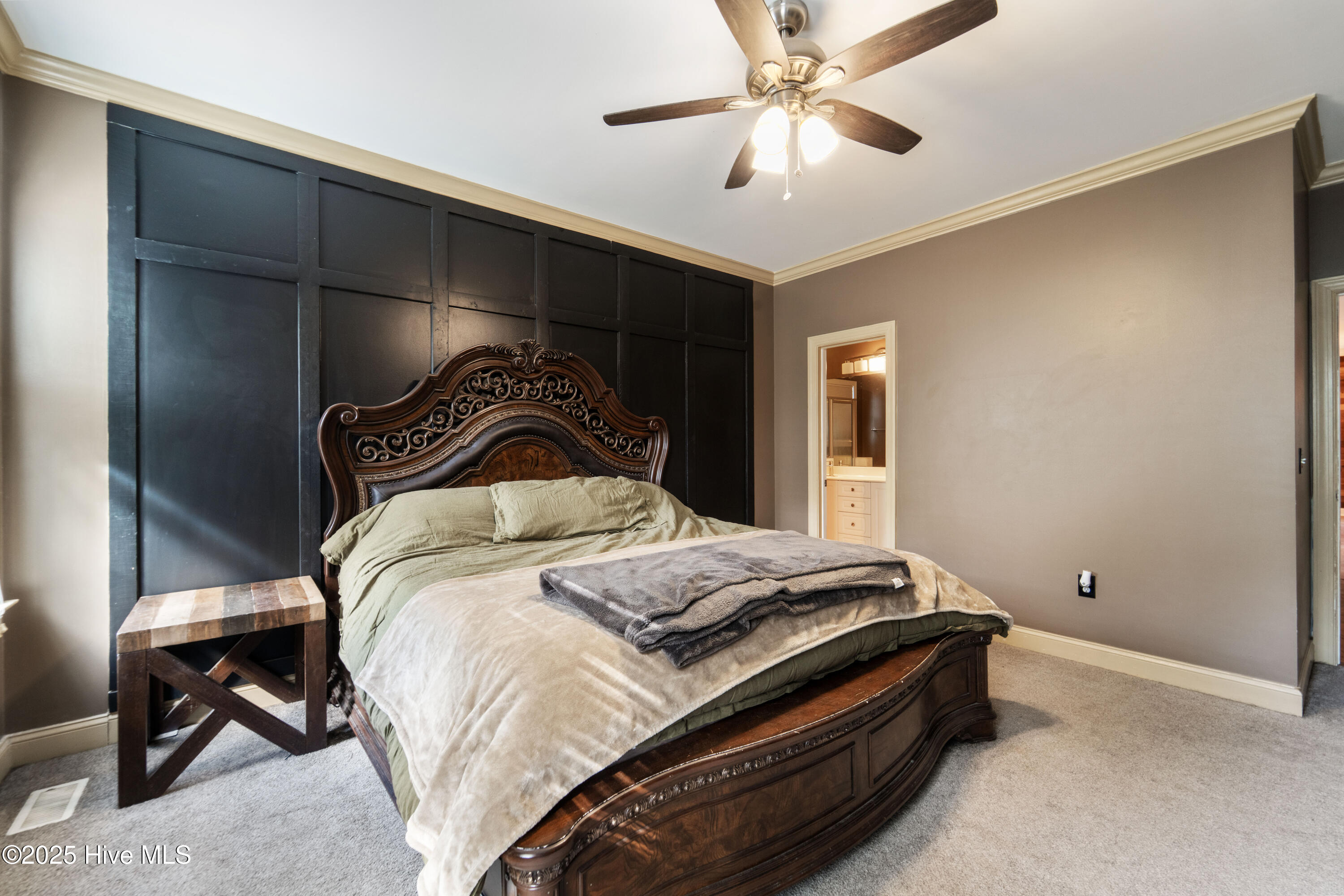 100544127 | Photo 37