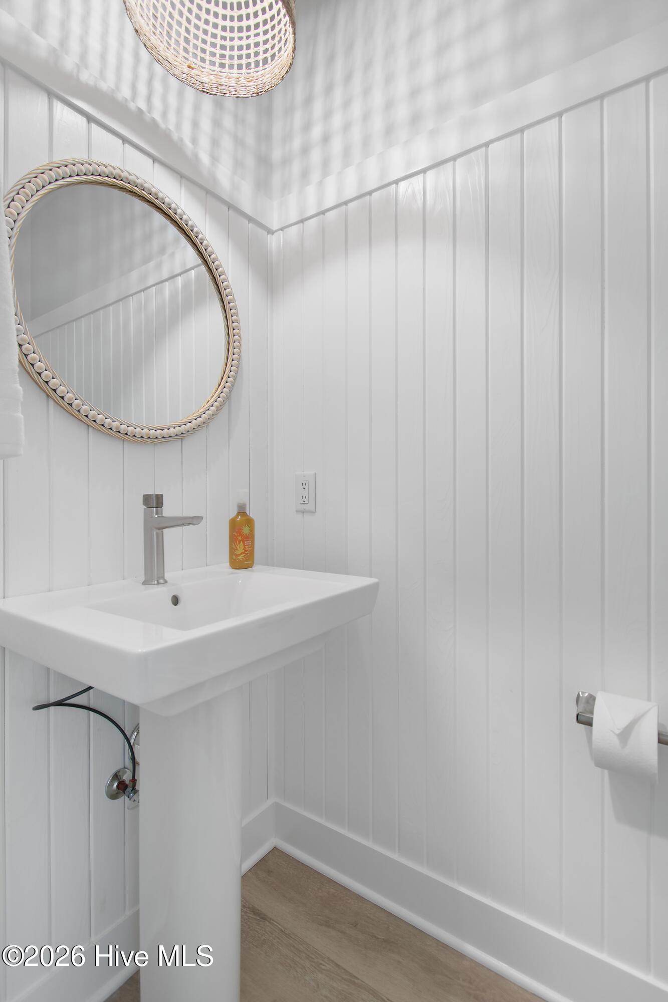 100567576 | Photo 33