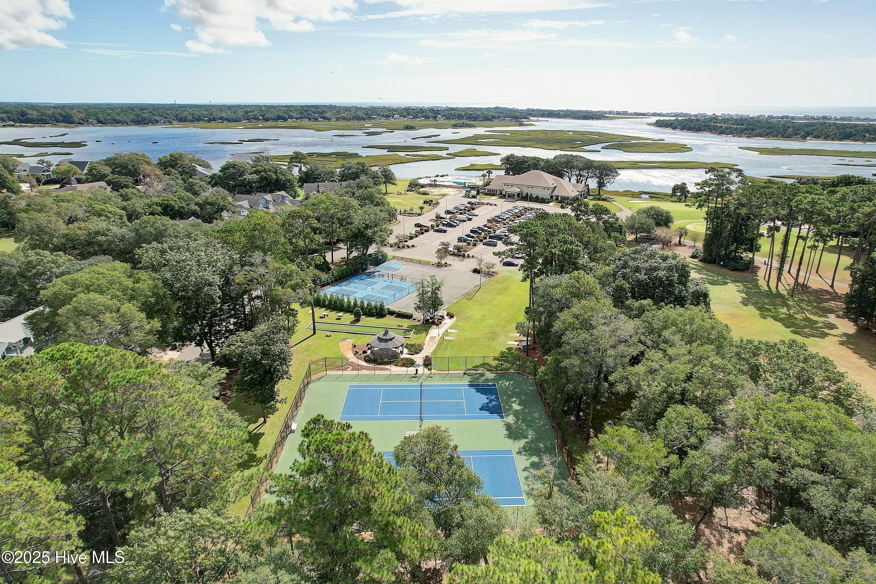 100533806 | Photo 45