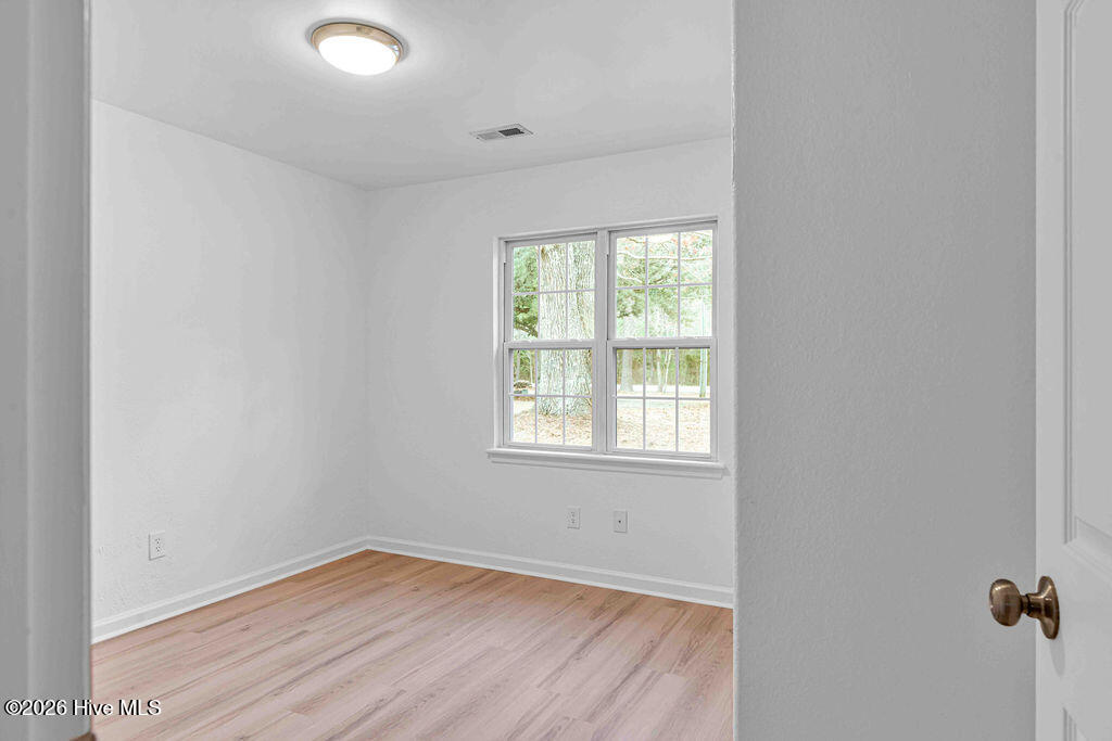 100557363 | Photo 27