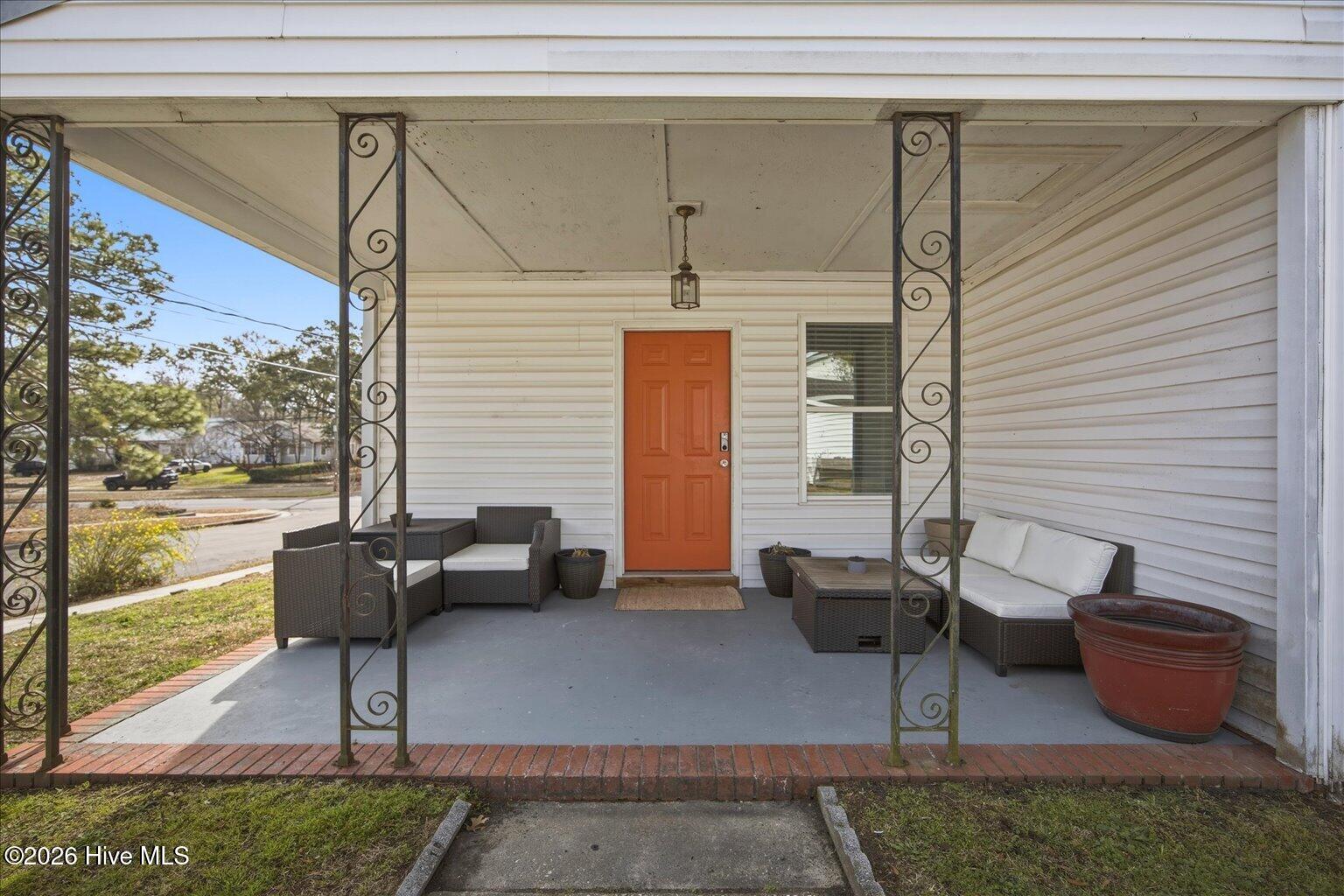 100557865 | Photo 34