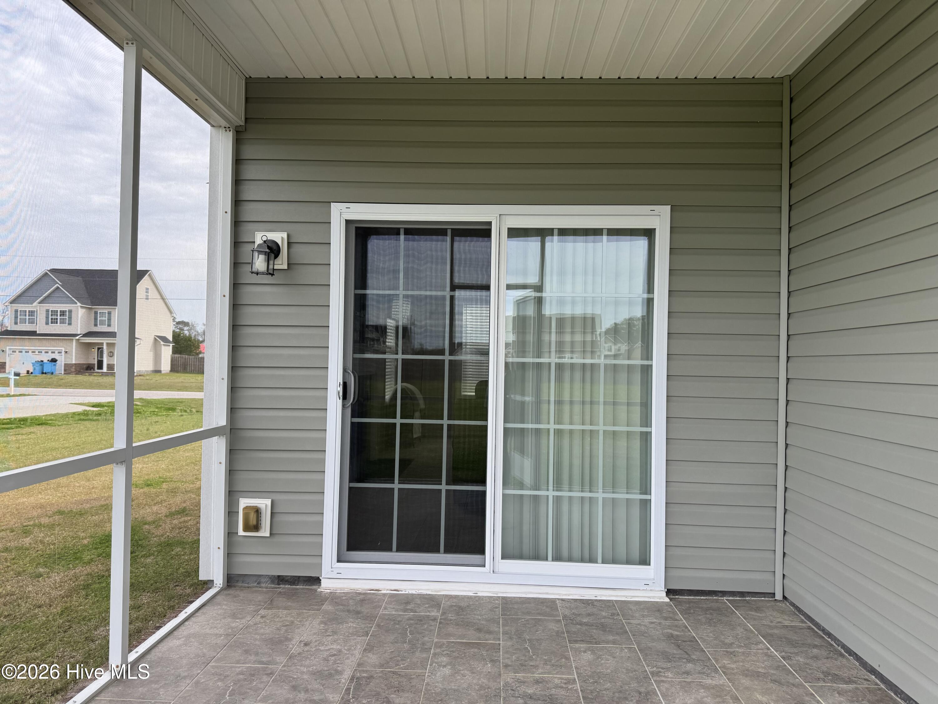 100560976 | Photo 18