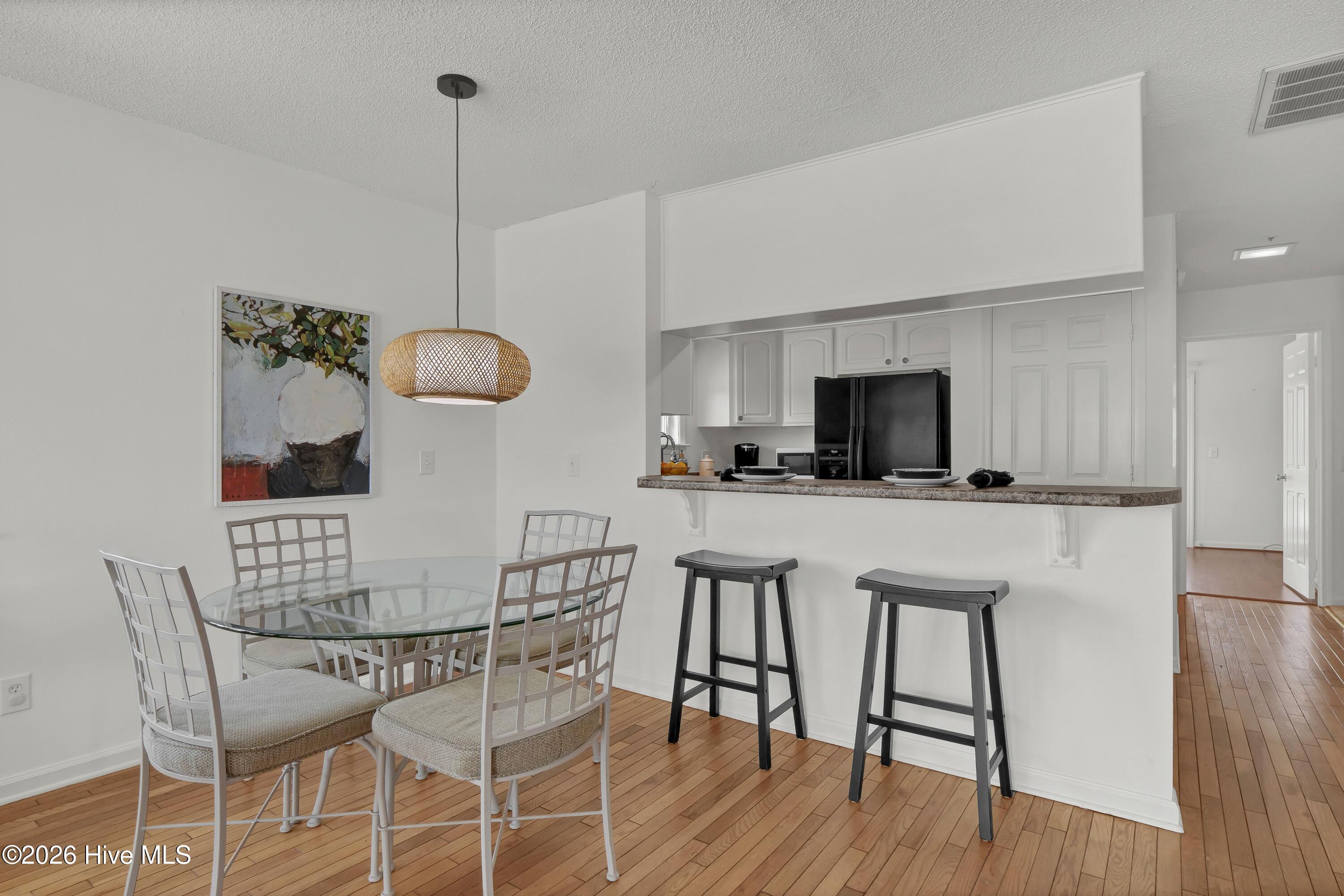 100561645 | Photo 15