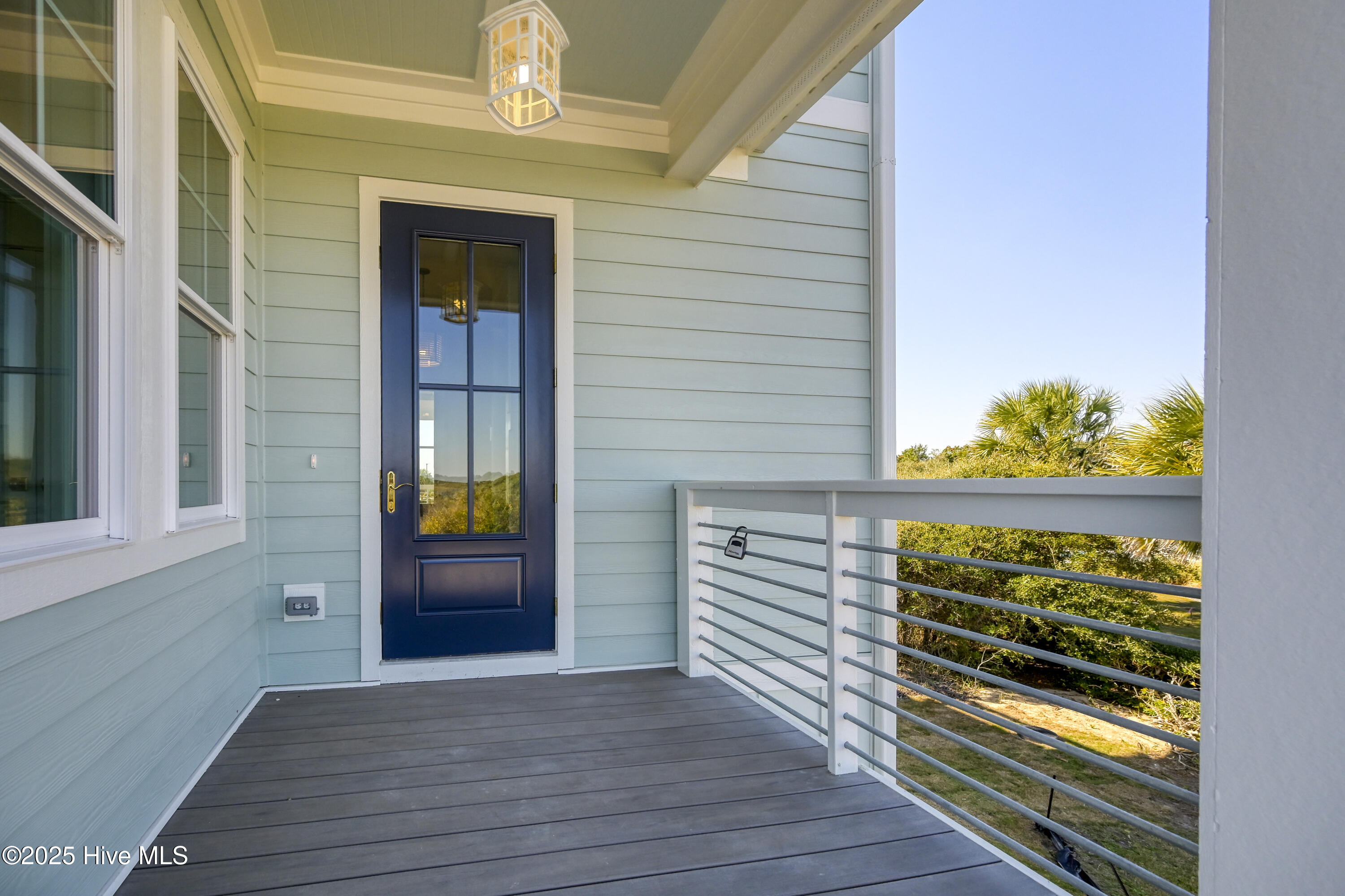 100516070 | Photo 12