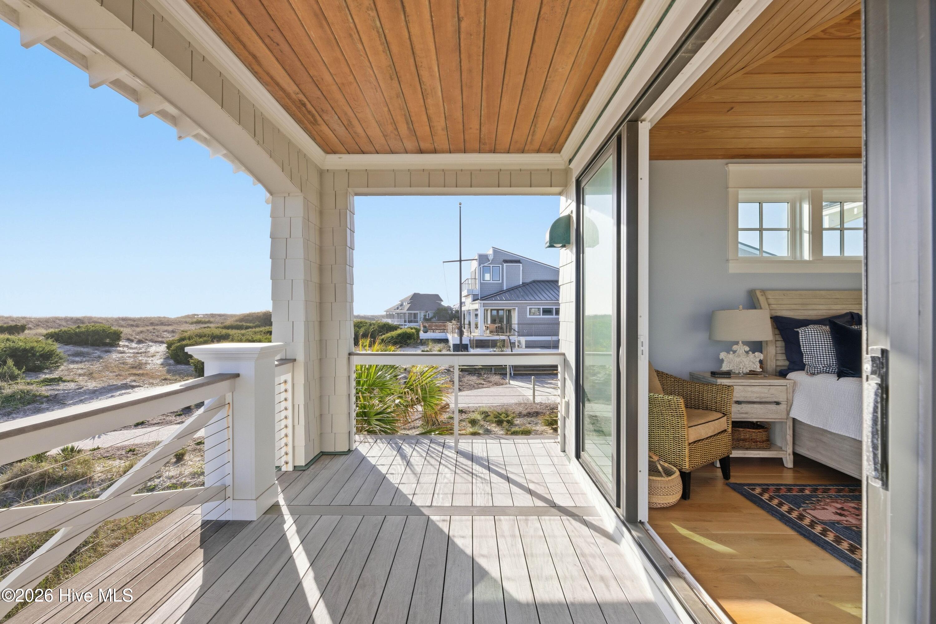 100564328 | Photo 43