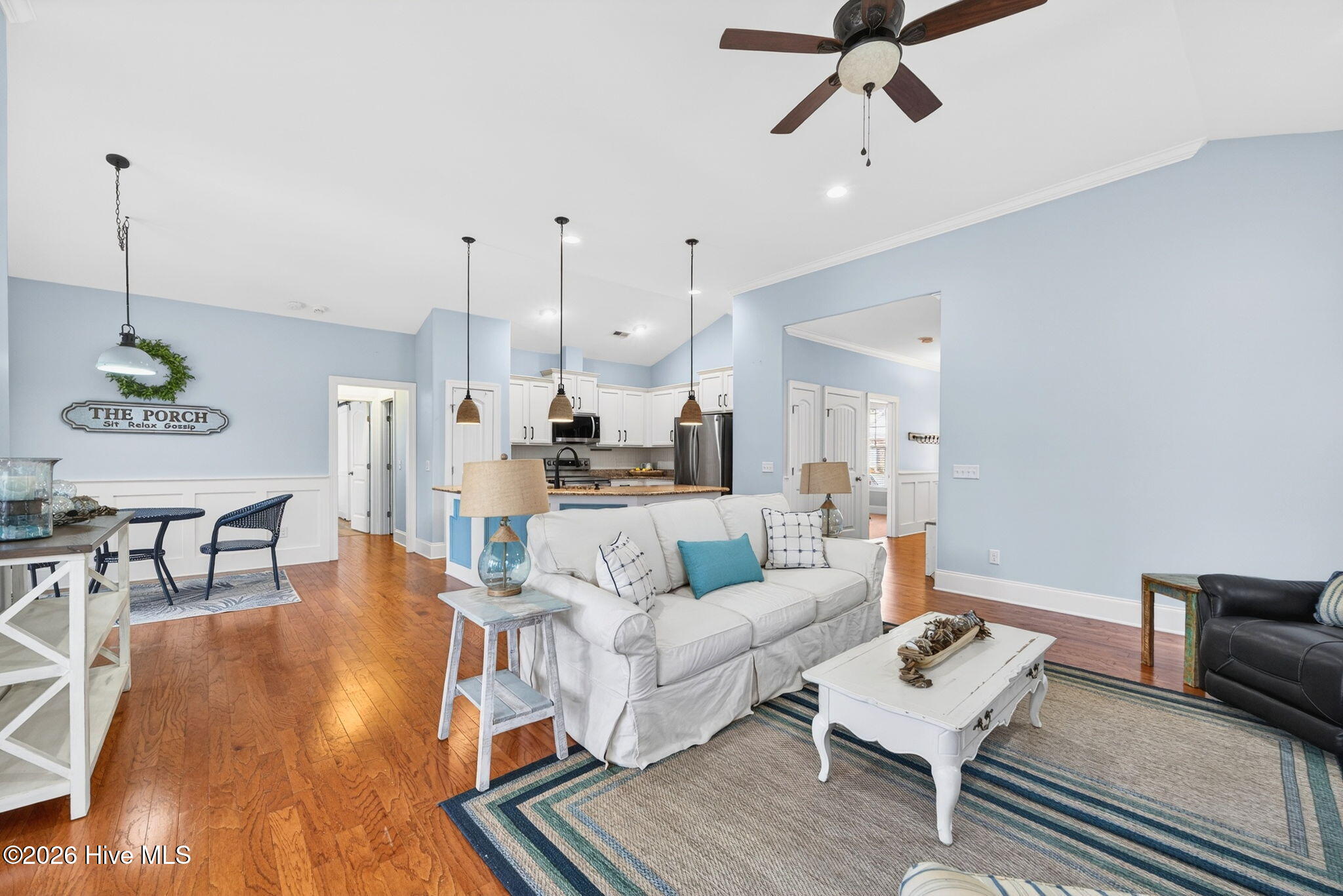 100558645 | Photo 27