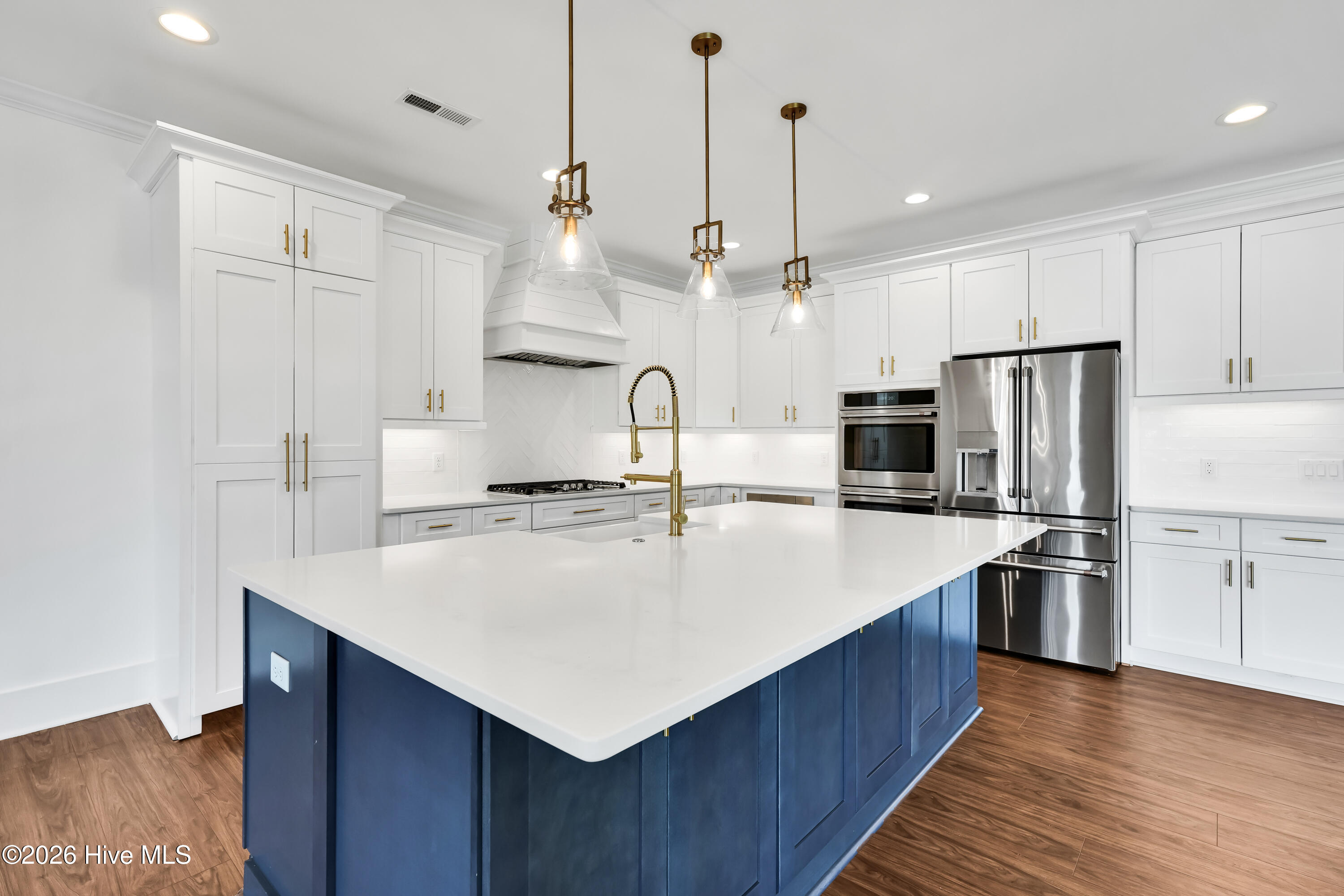 100567914 | Photo 20