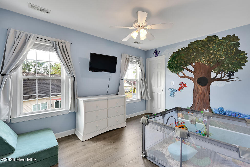 100558942 | Photo 15