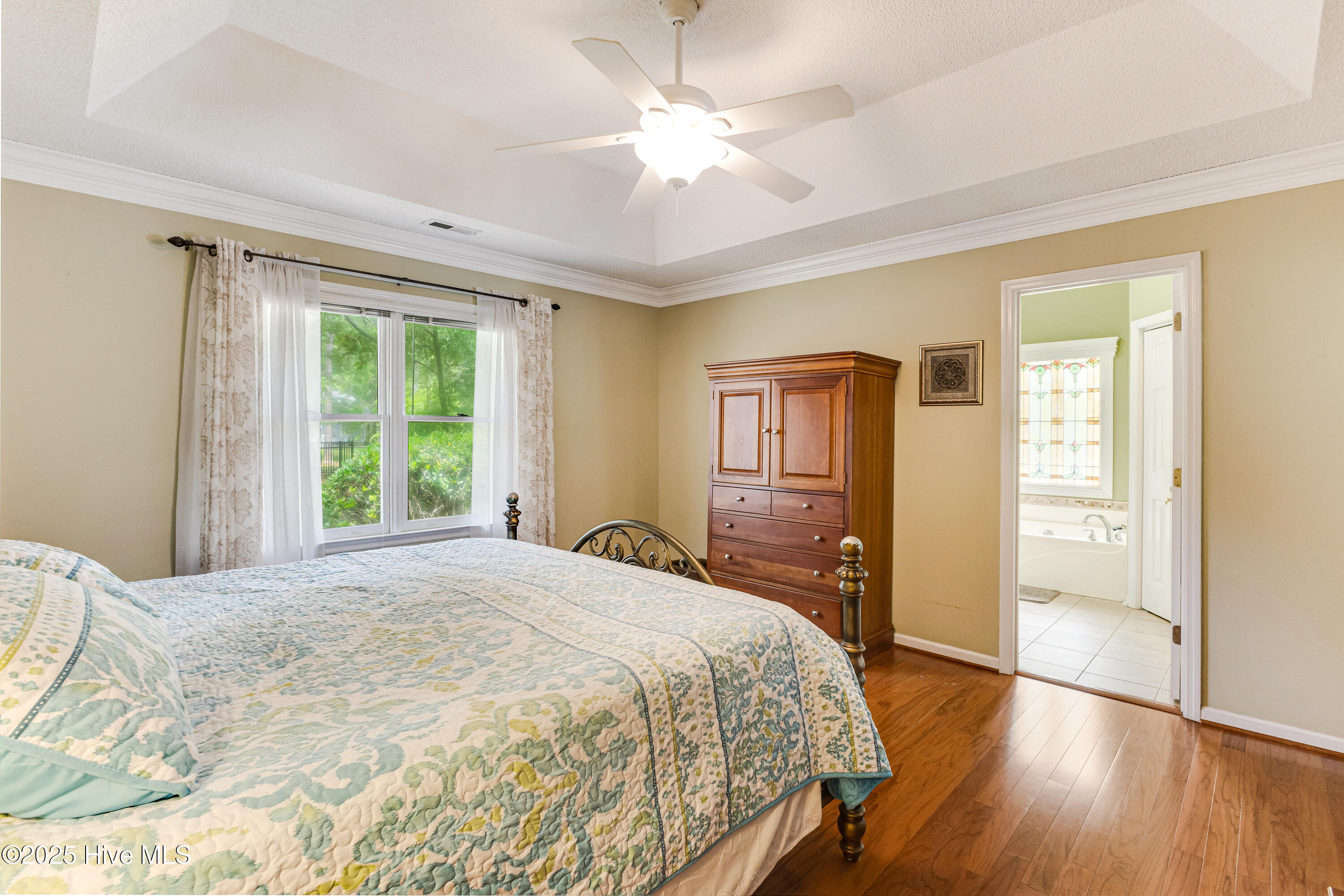 100508279 | Photo 27