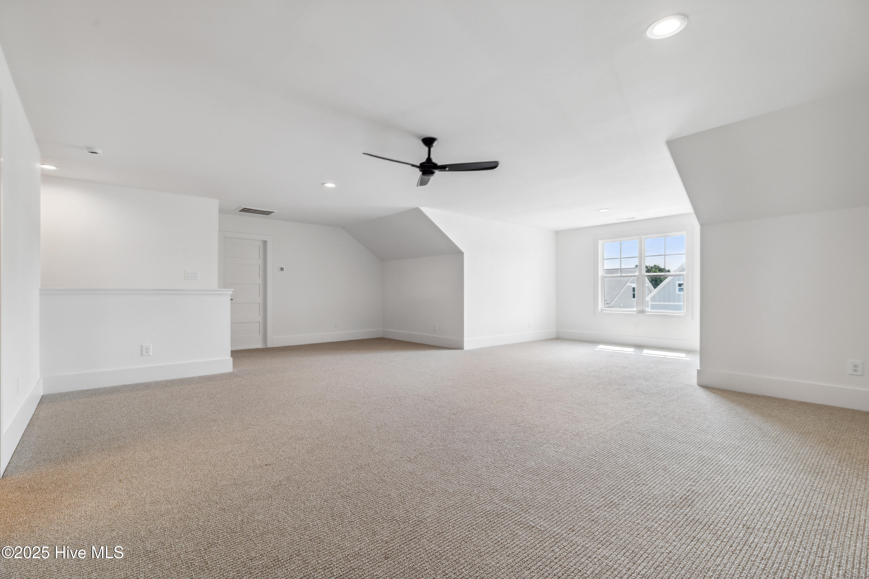 100523457 | Photo 59