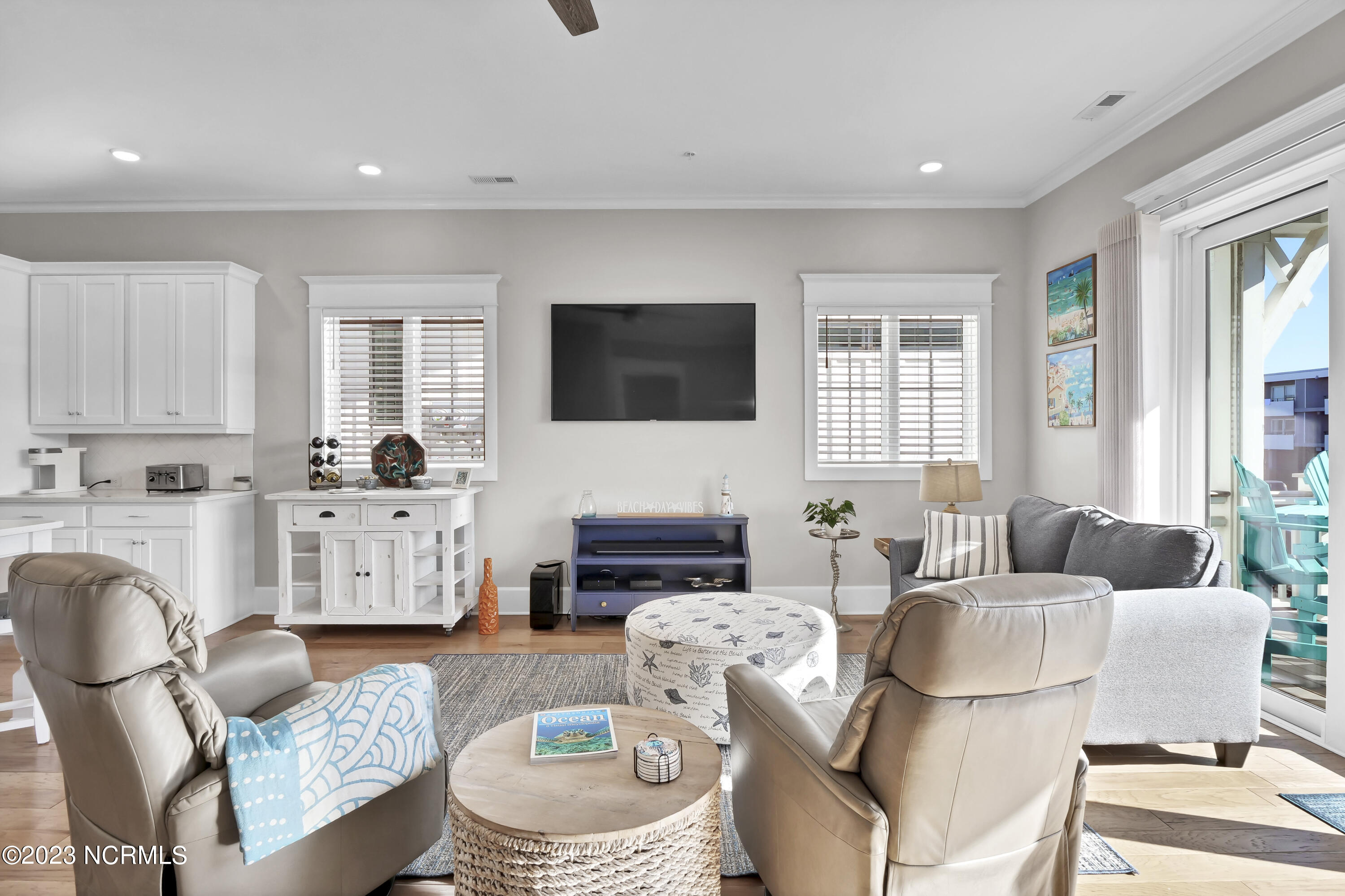 100550816 | Photo 14