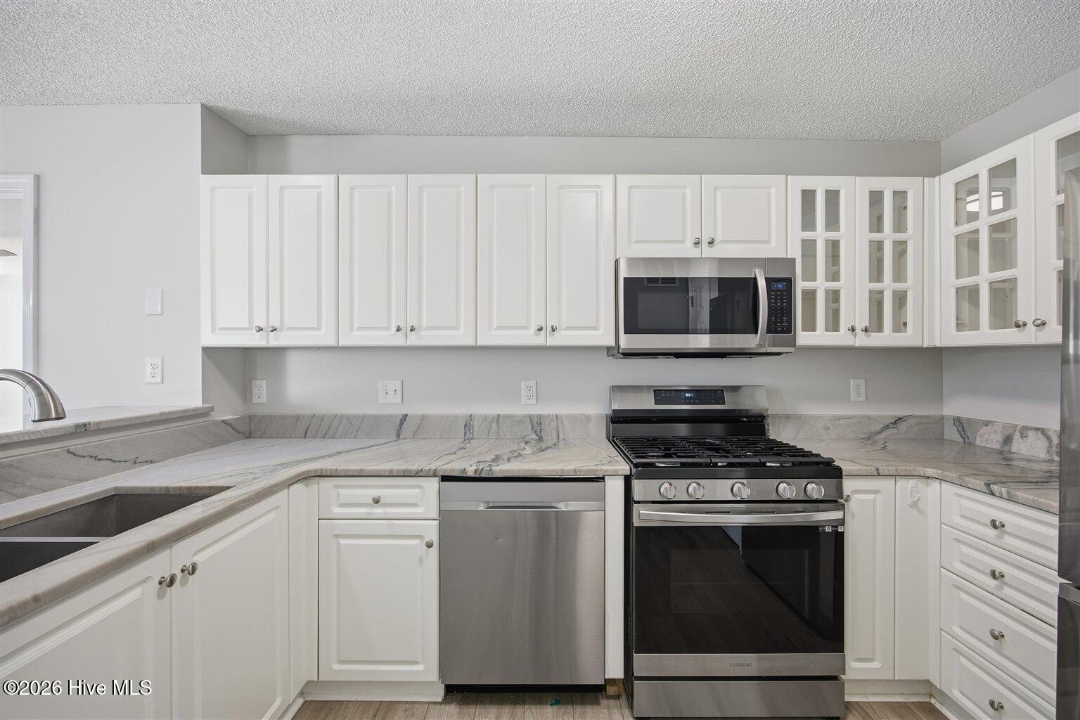 100554604 | Photo 25