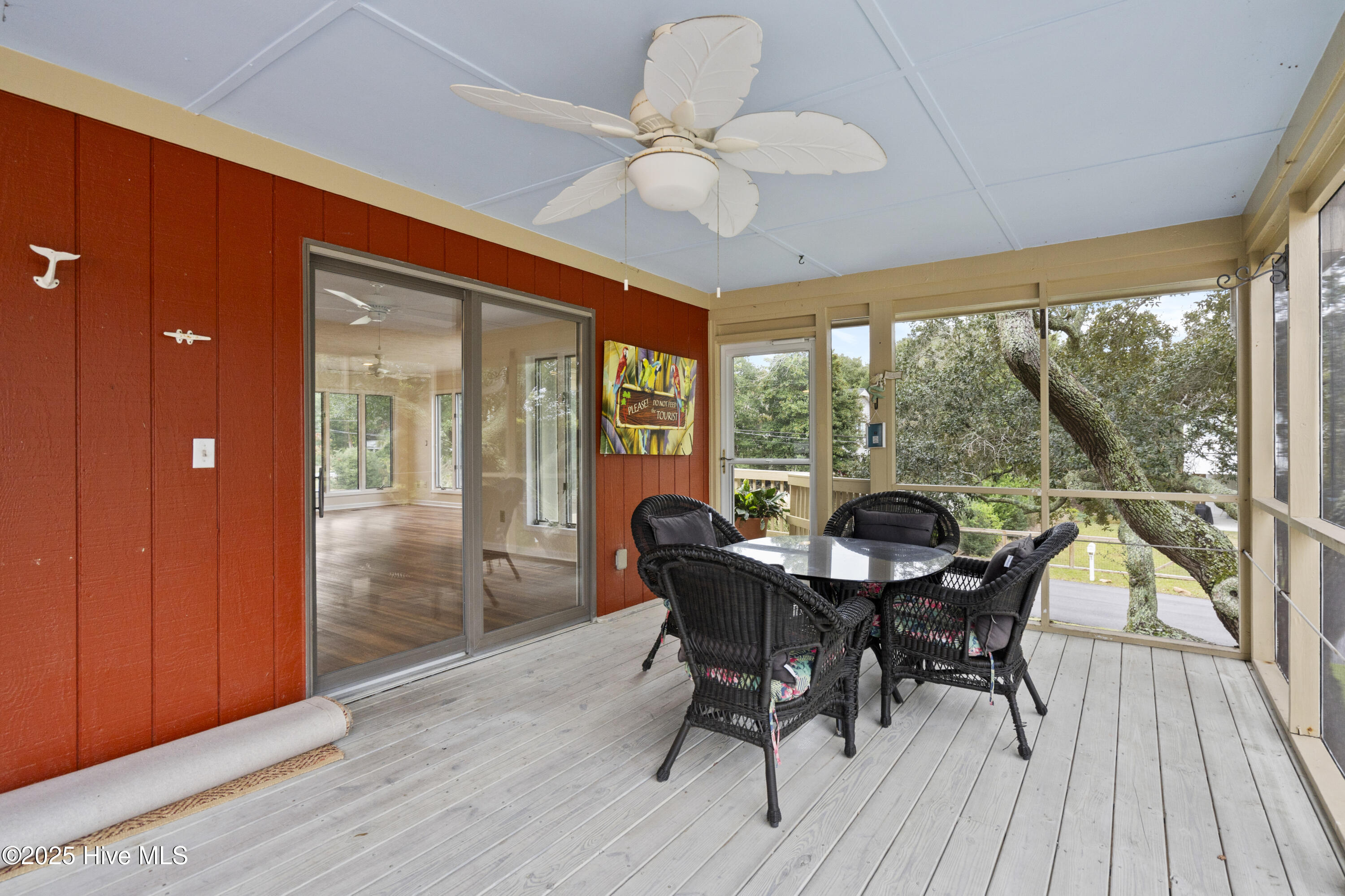 100540990 | Photo 73