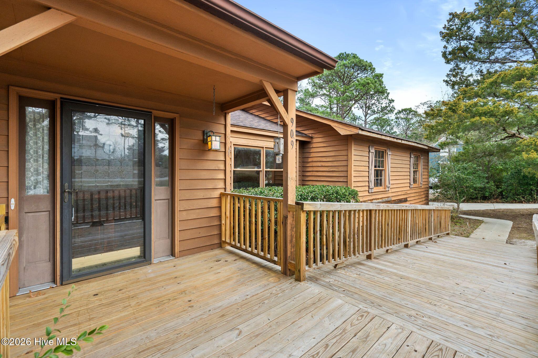 100555910 | Photo 12