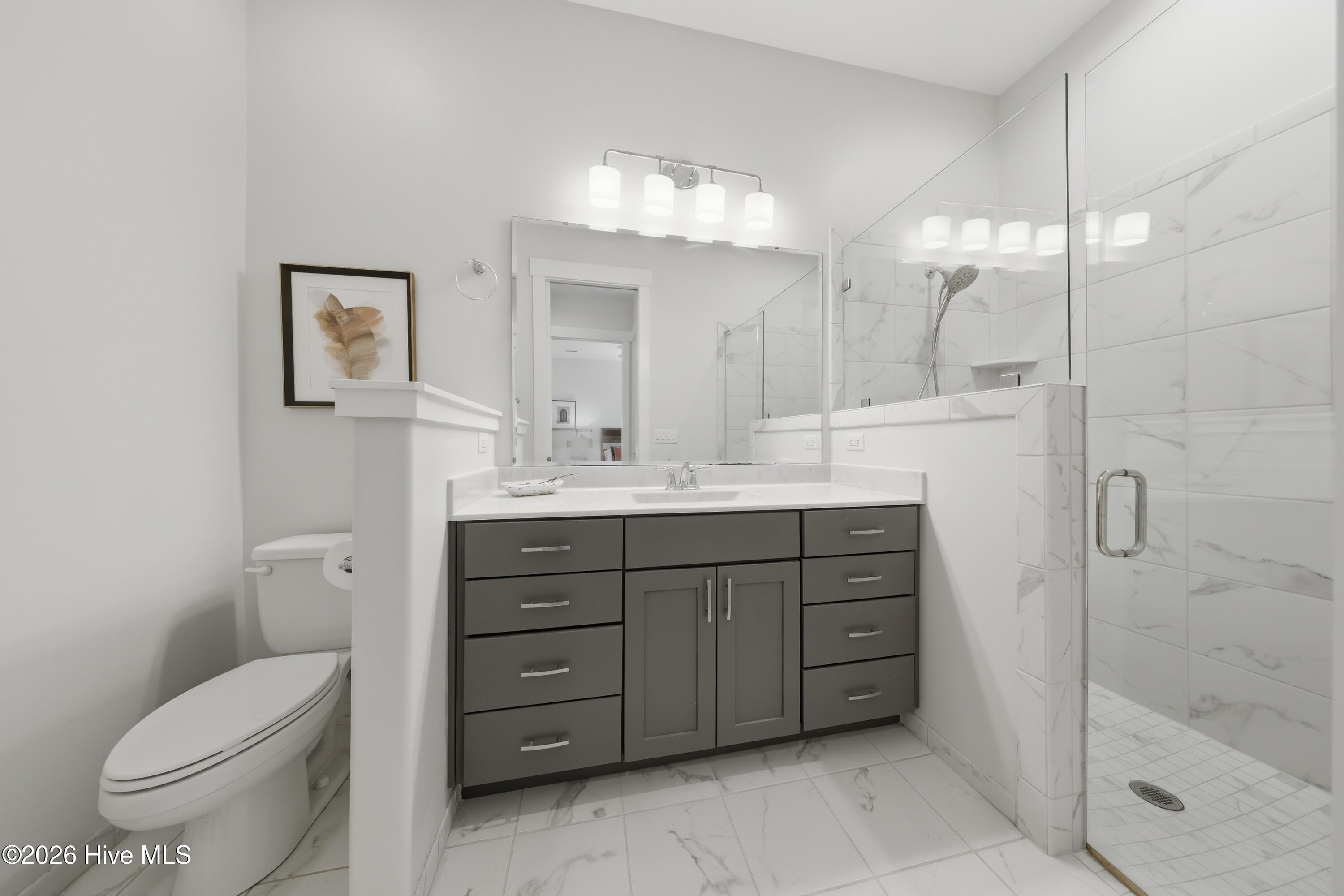 100568121 | Photo 21