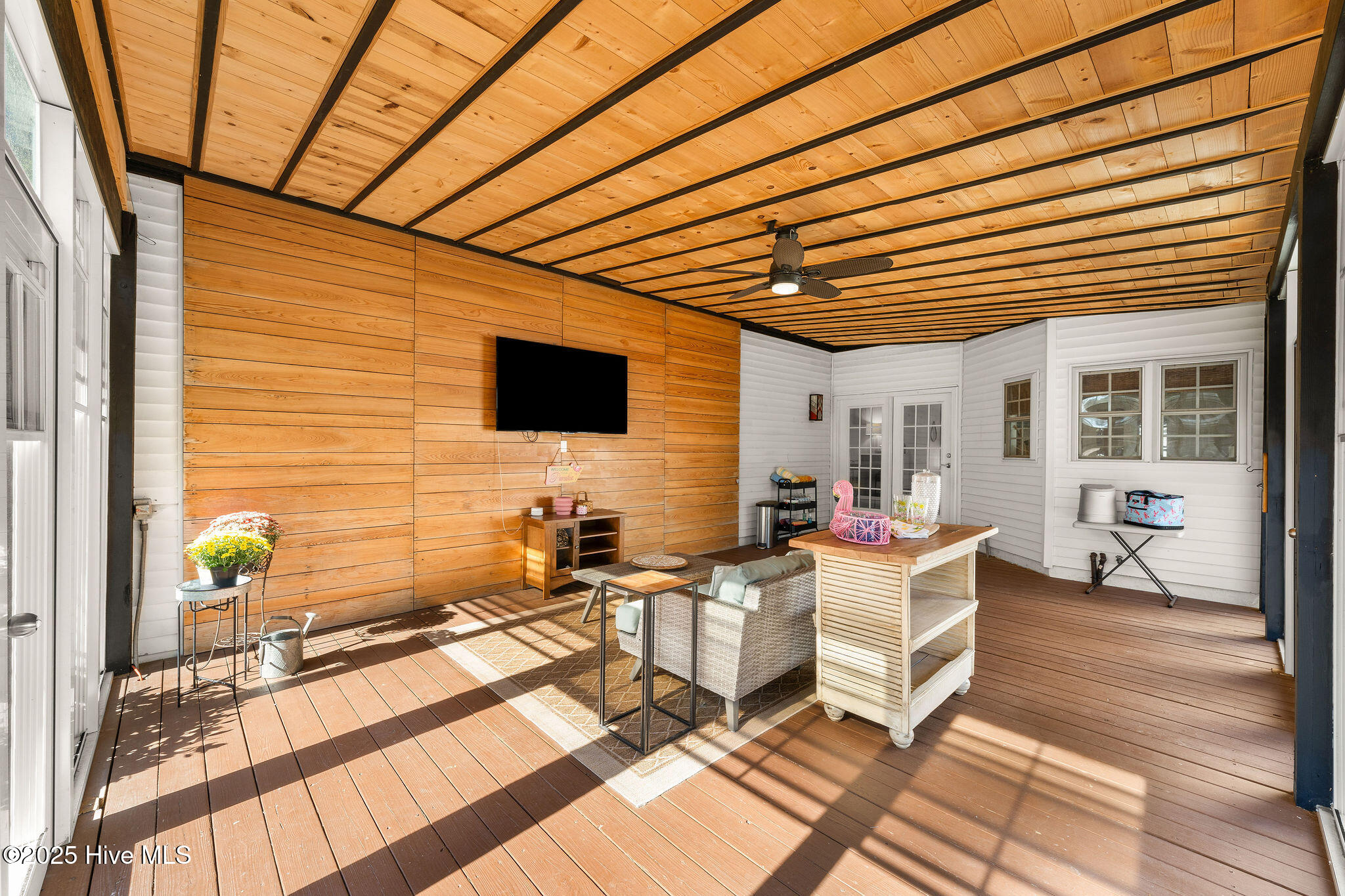 100539157 | Photo 52