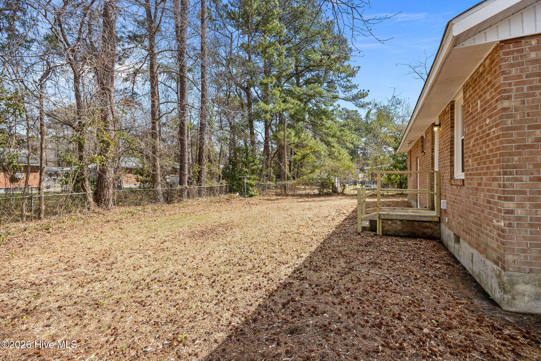 100566430 | Photo 30