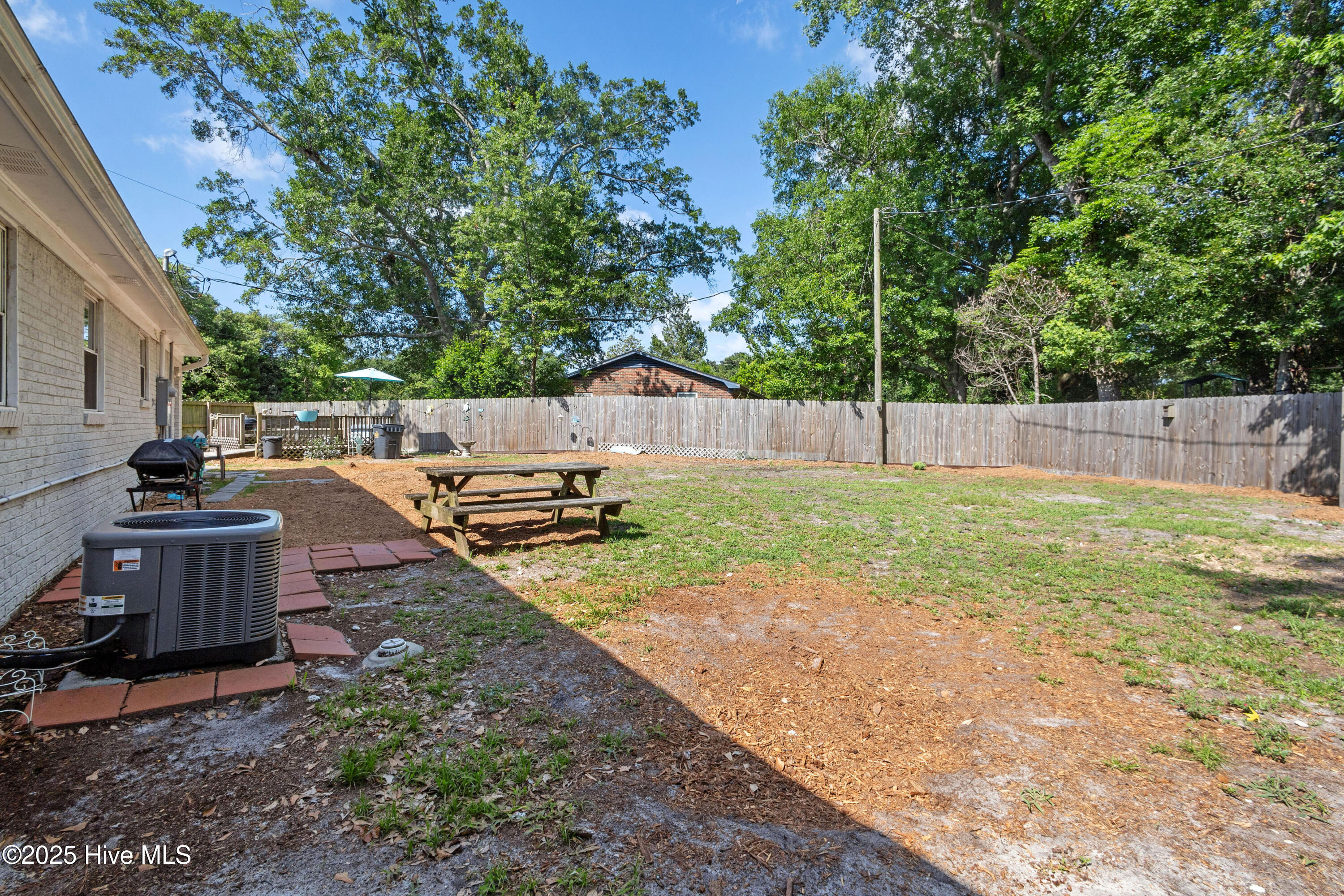 100514902 | Photo 23