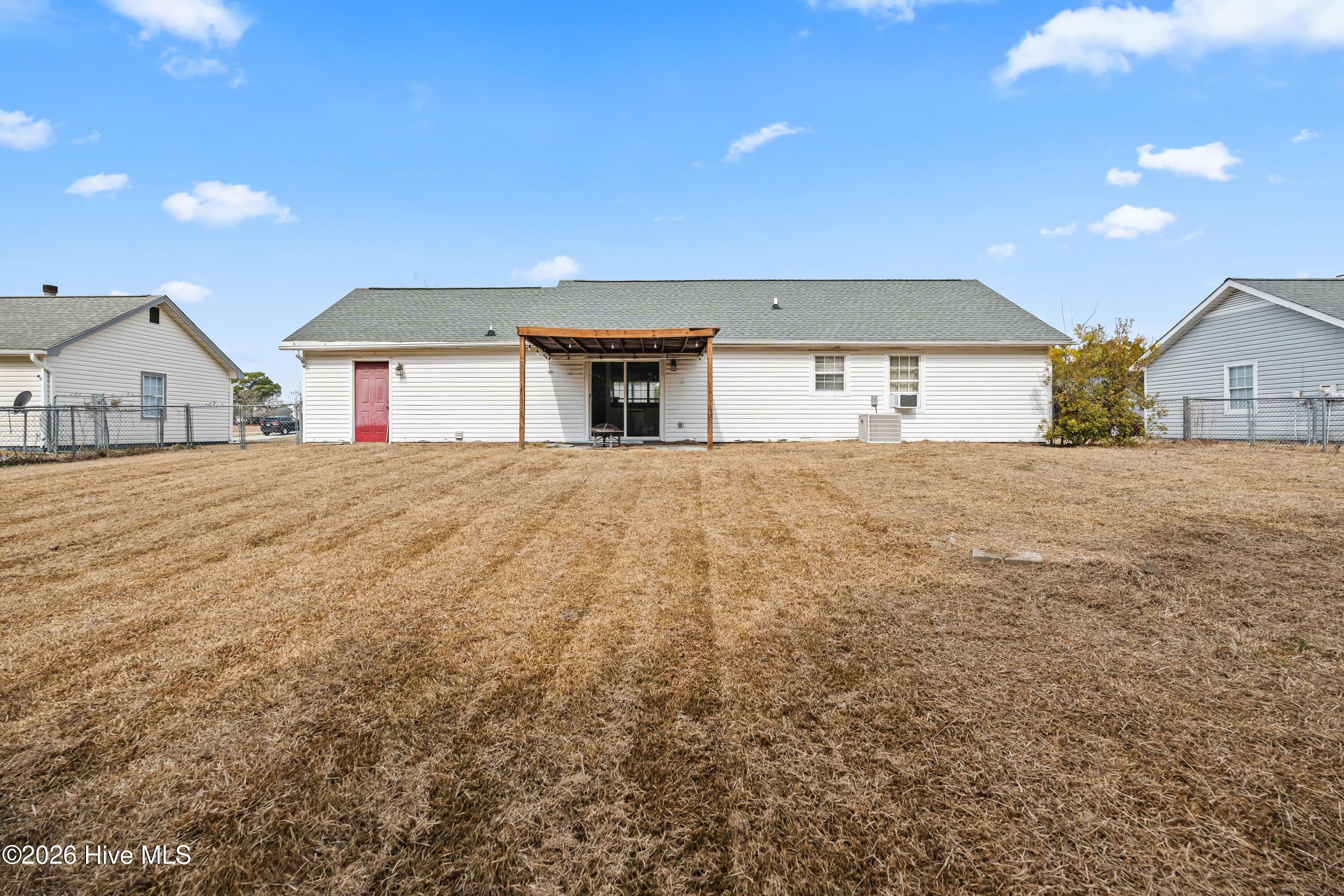 100558142 | Photo 18