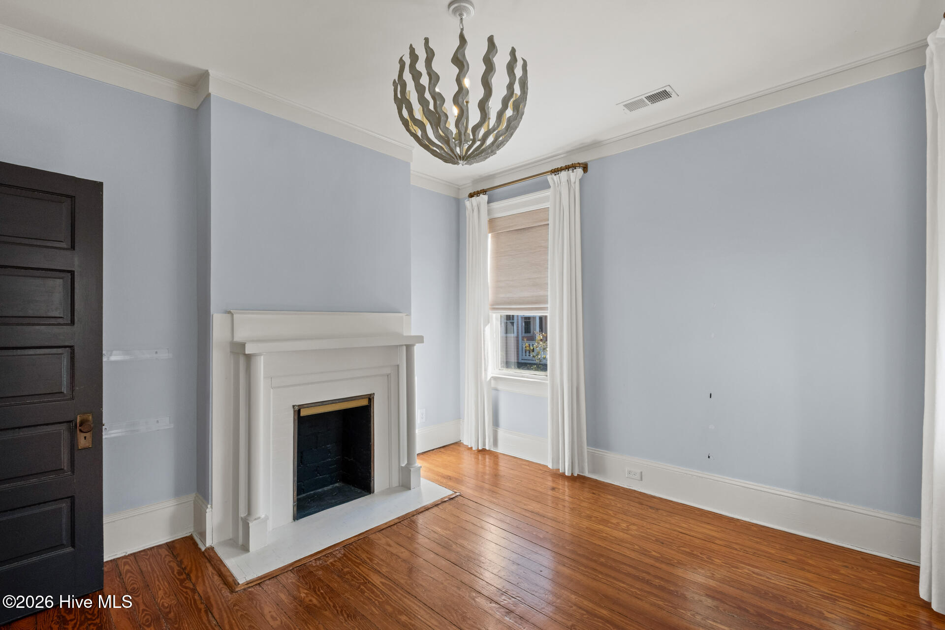 100556093 | Photo 38